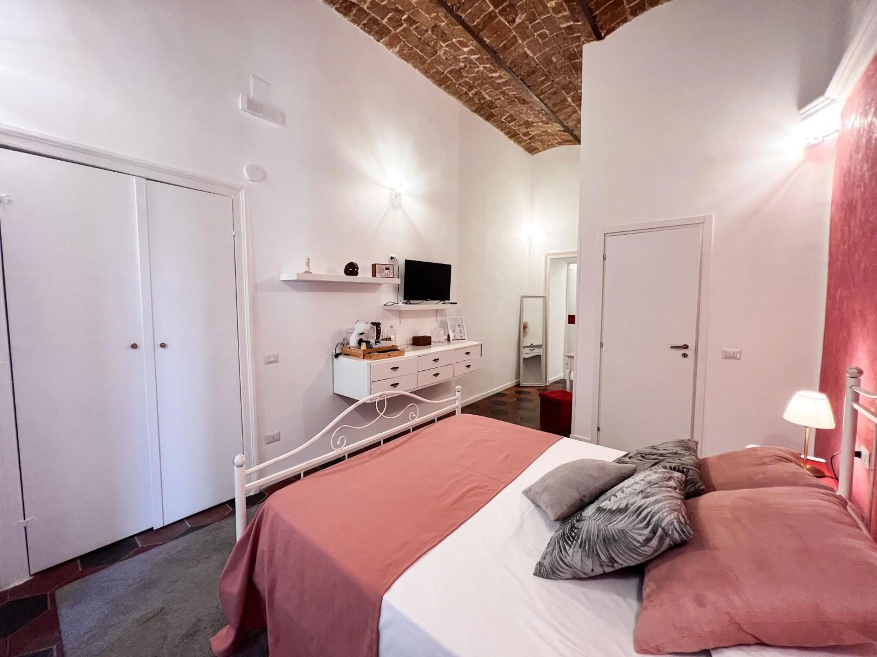 Bed in Suite Scarlatti