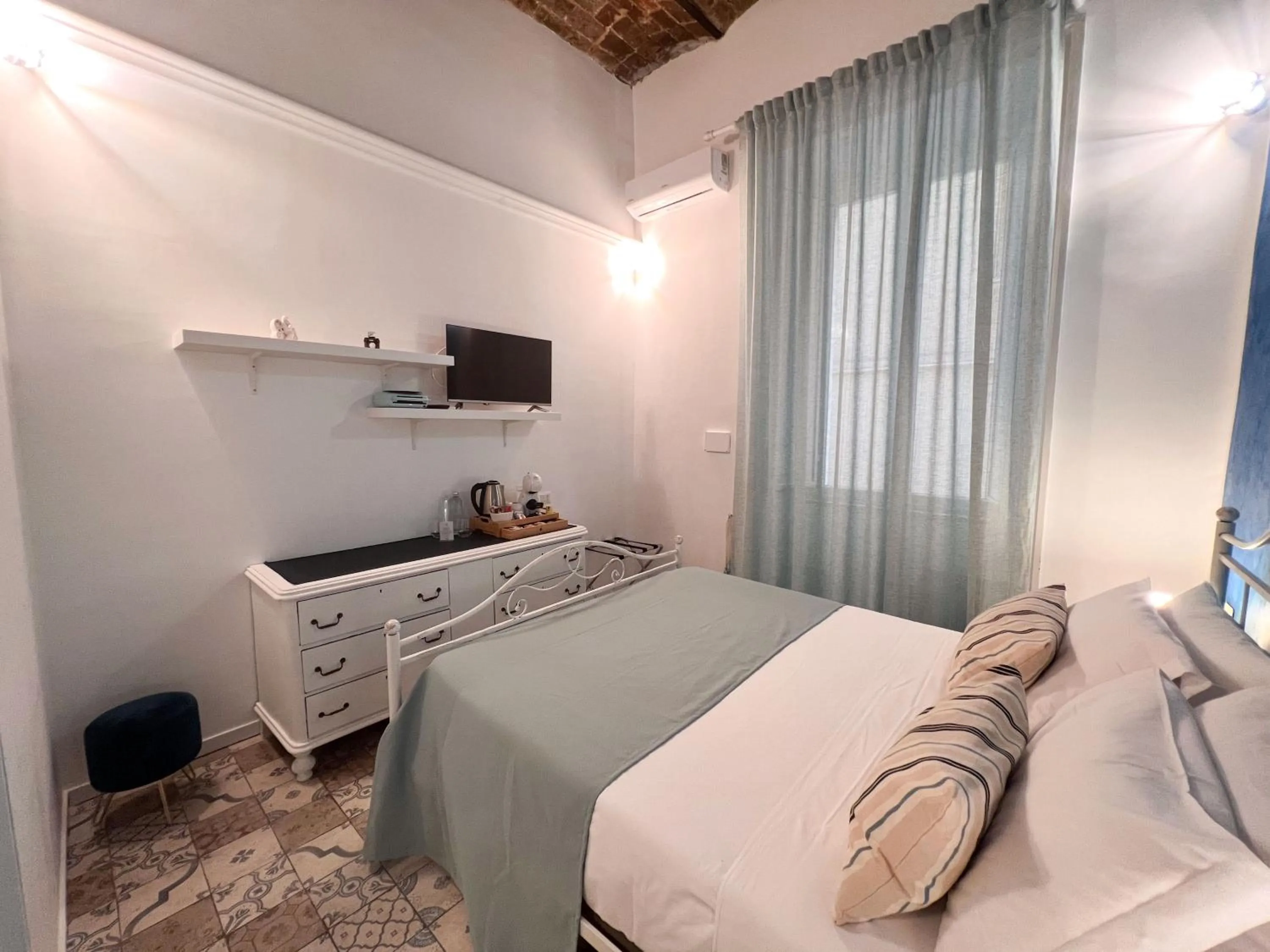 Bed in Suite Scarlatti