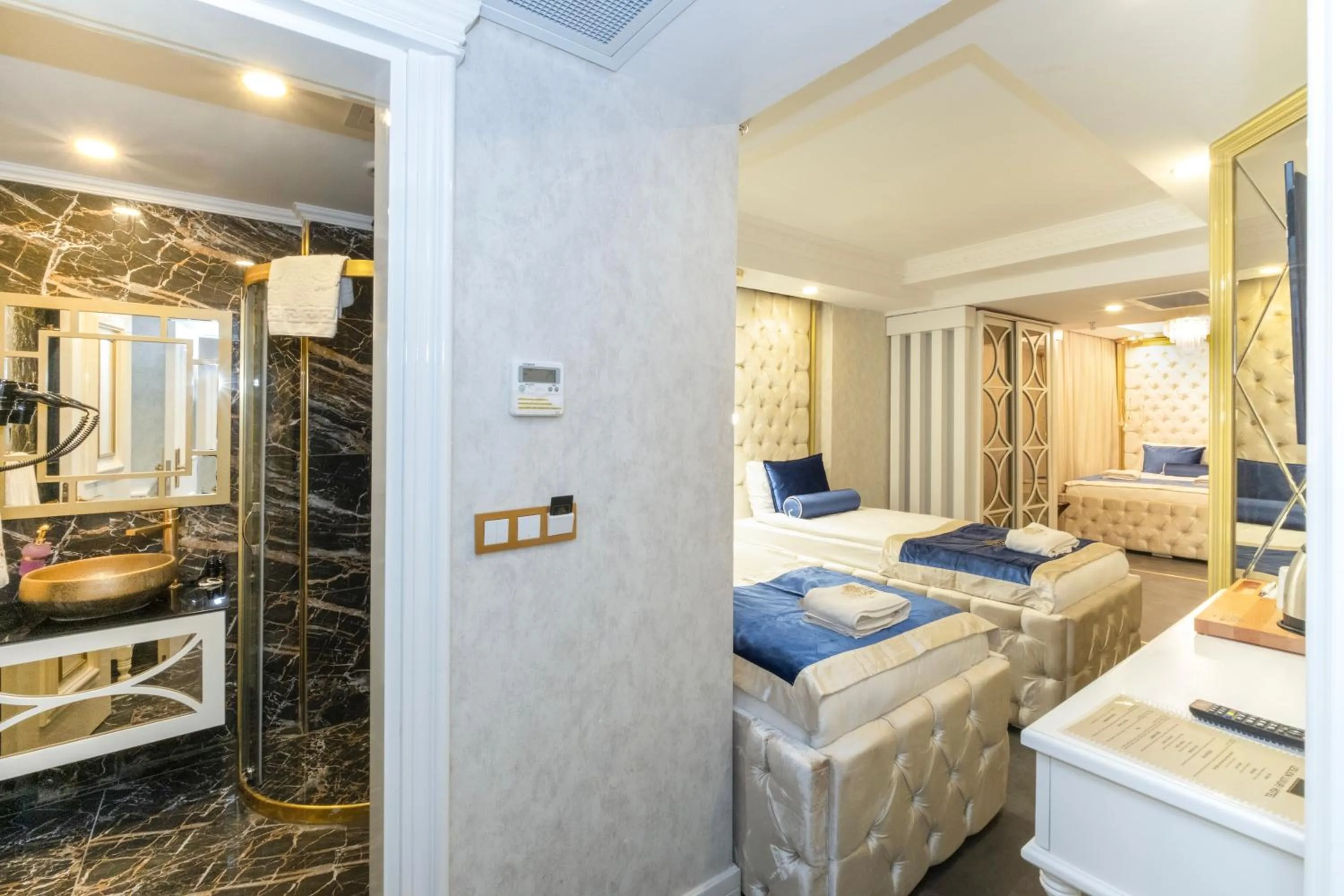 Photo of the whole room, Bed in Leslion Luxury Hotel