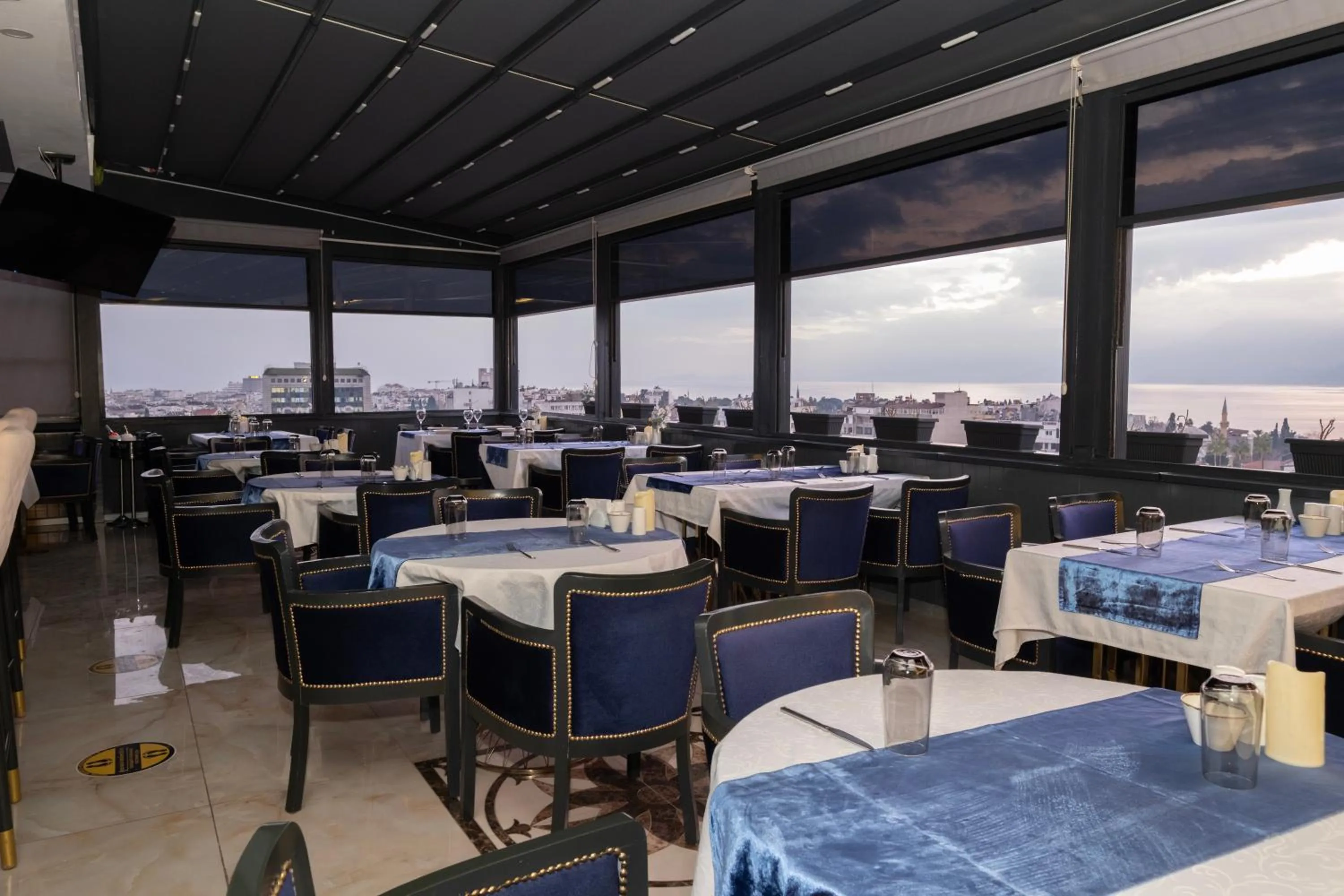 Leslion Luxury Hotel