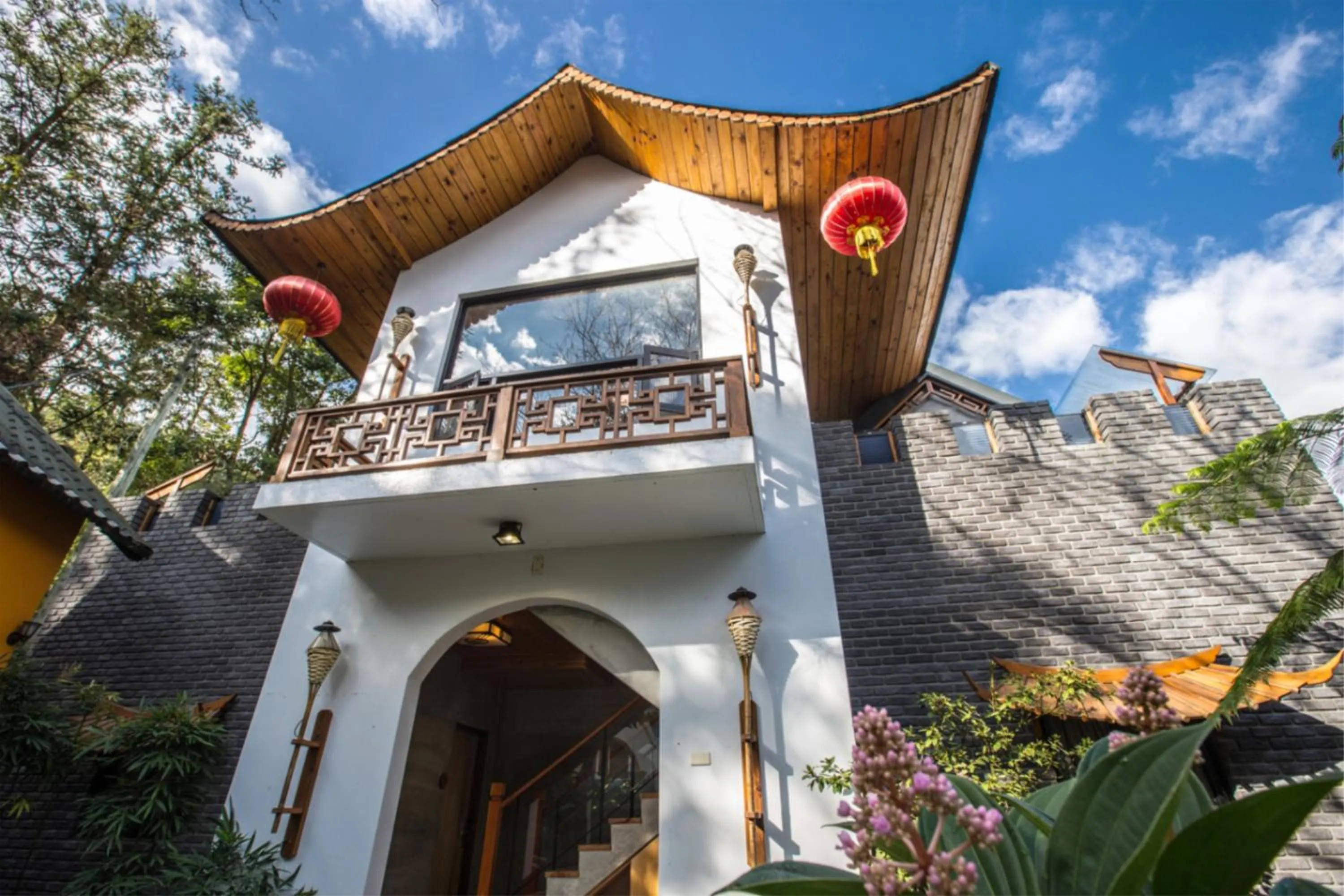 Property building in Tingtau Villa