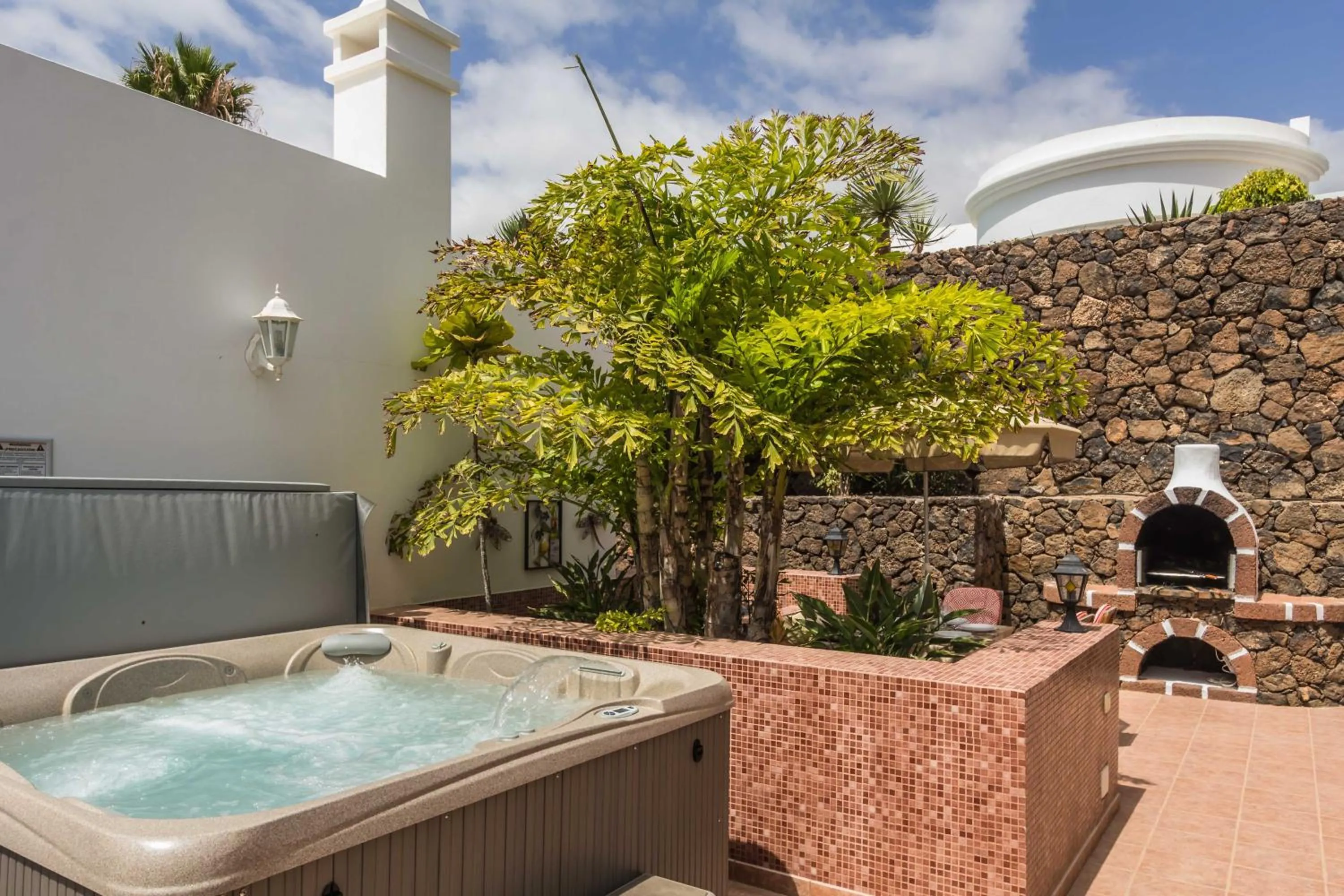 Property building in Charming Puerto Del Carmen Villa 4 Bedrooms Villa Tarez Private Pool