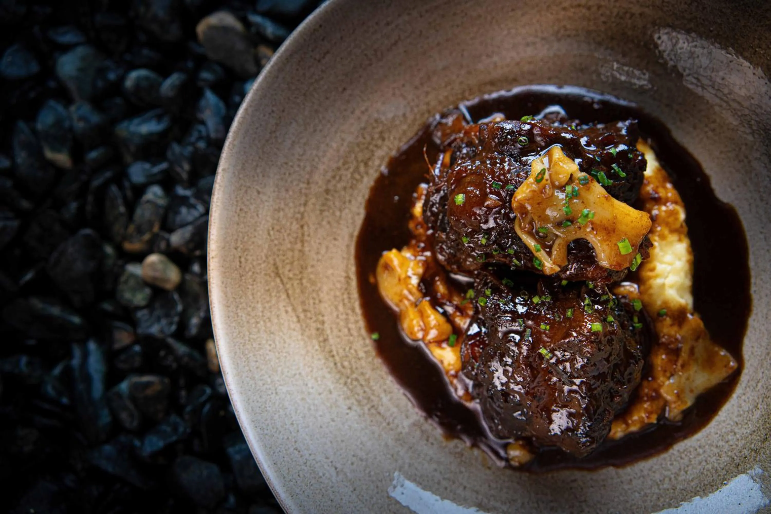 Restaurant/places to eat in Les Pardines 1819 Mountain suites & SPA