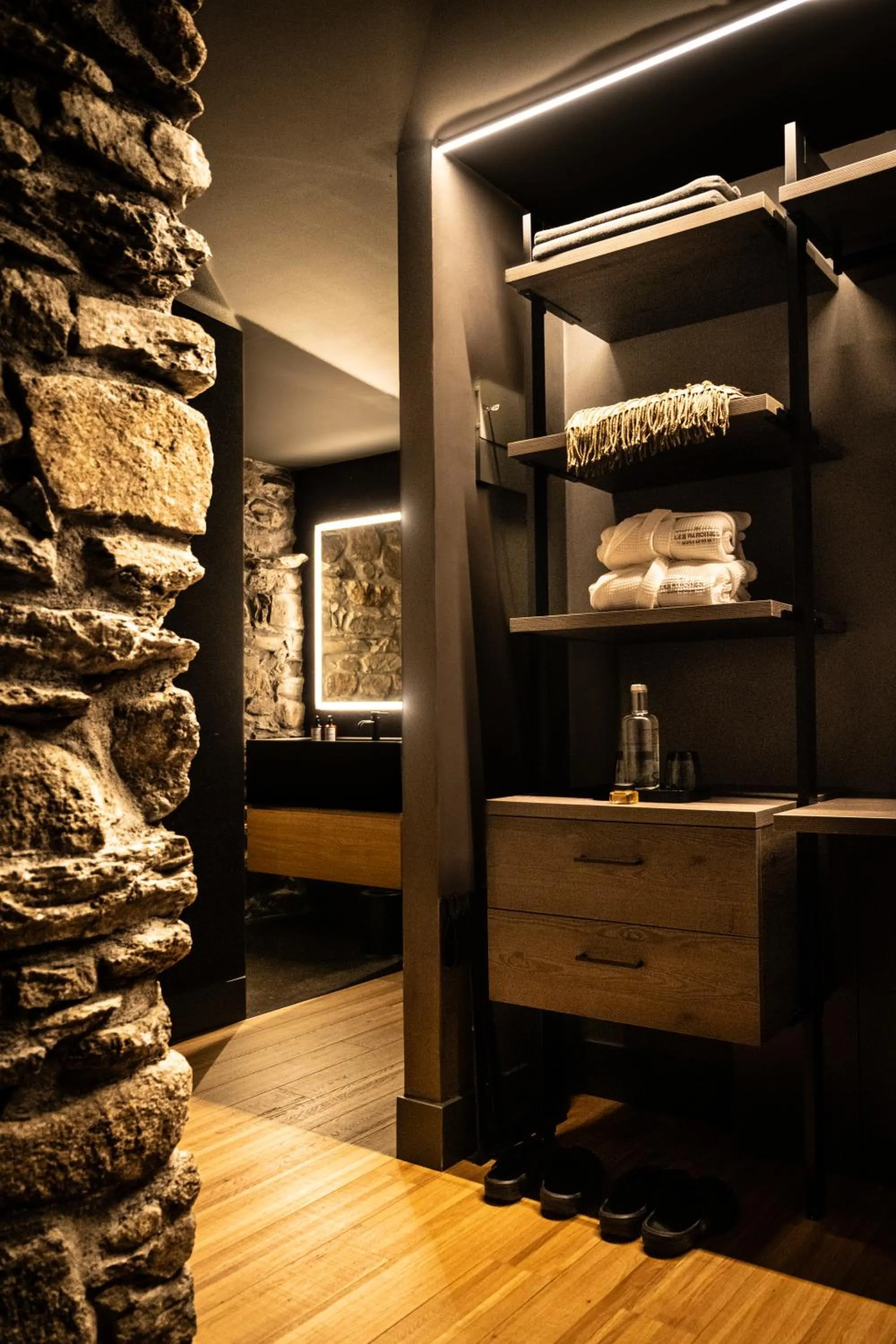 Bathroom in Les Pardines 1819 Mountain suites & SPA