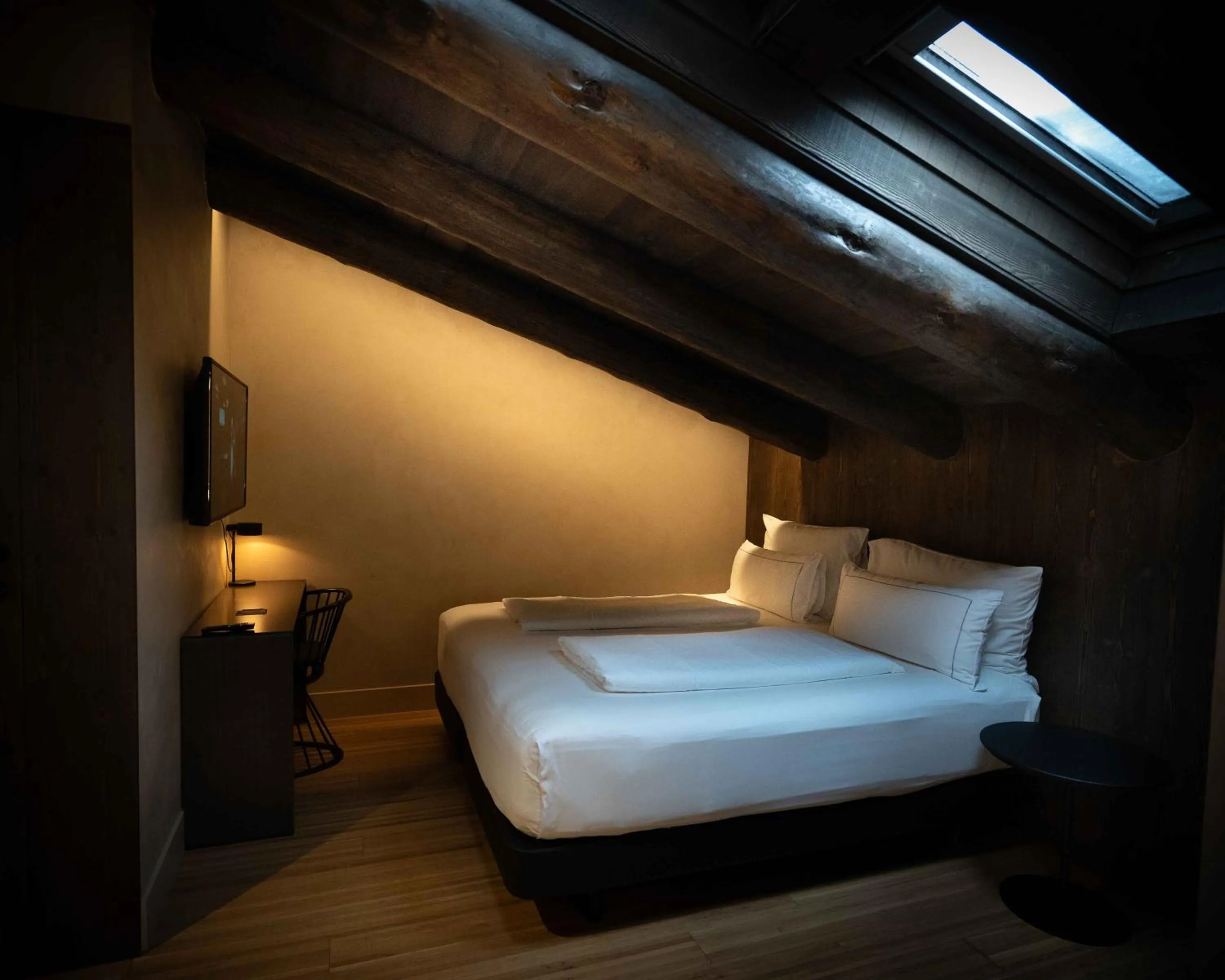 Bed in Les Pardines 1819 Mountain suites & SPA