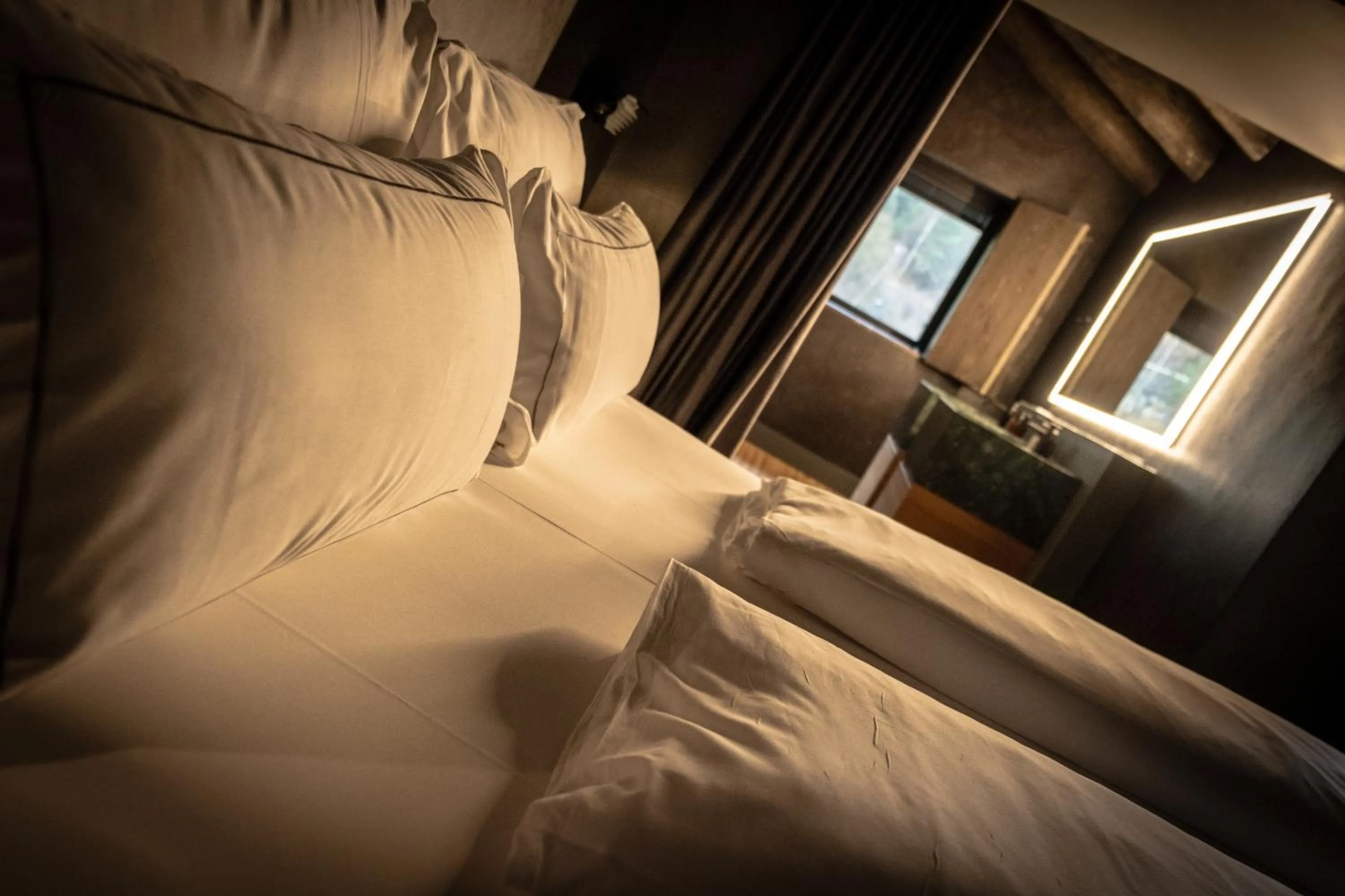 Bed in Les Pardines 1819 Mountain suites & SPA