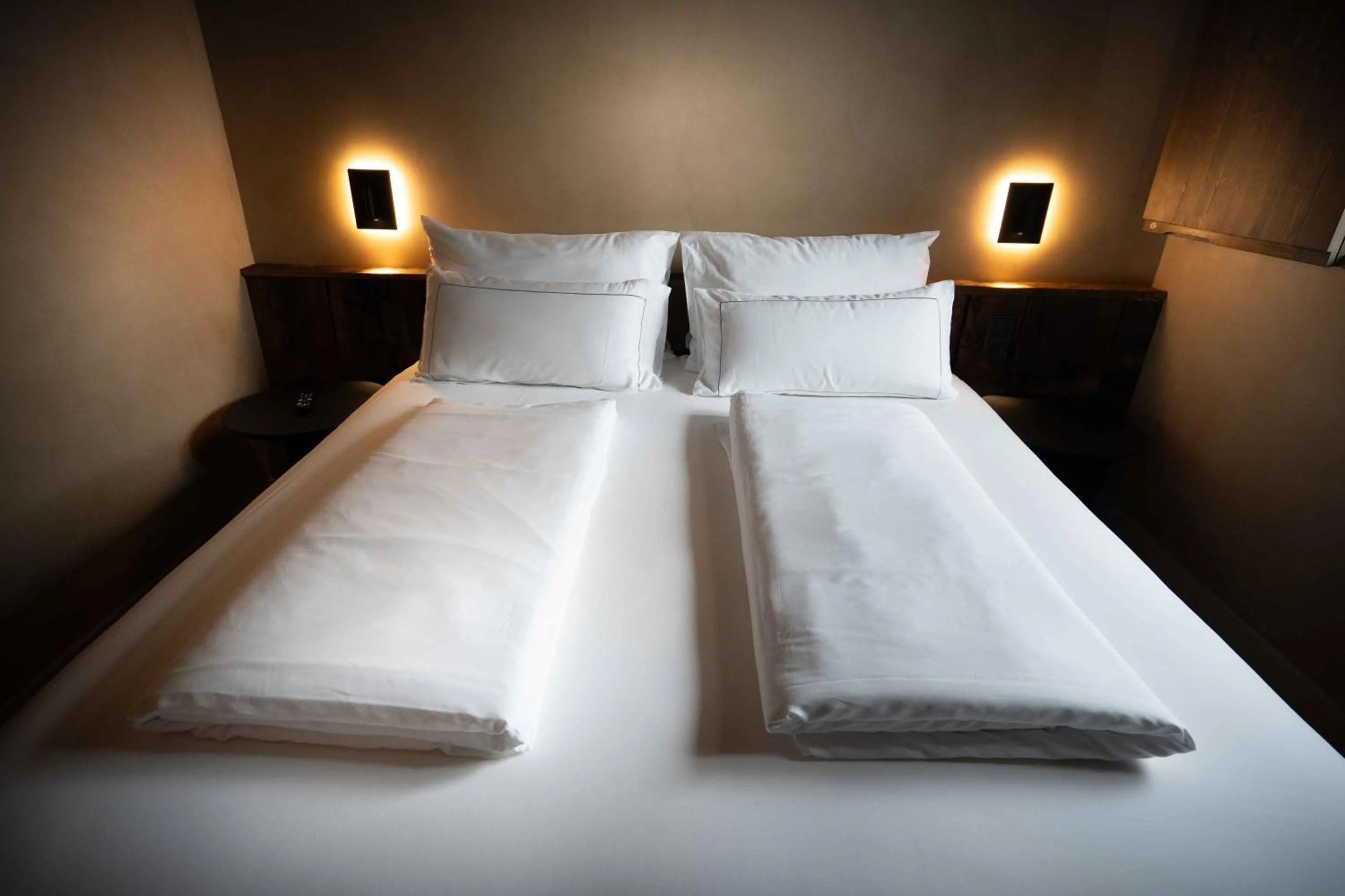 Bed in Les Pardines 1819 Mountain suites & SPA