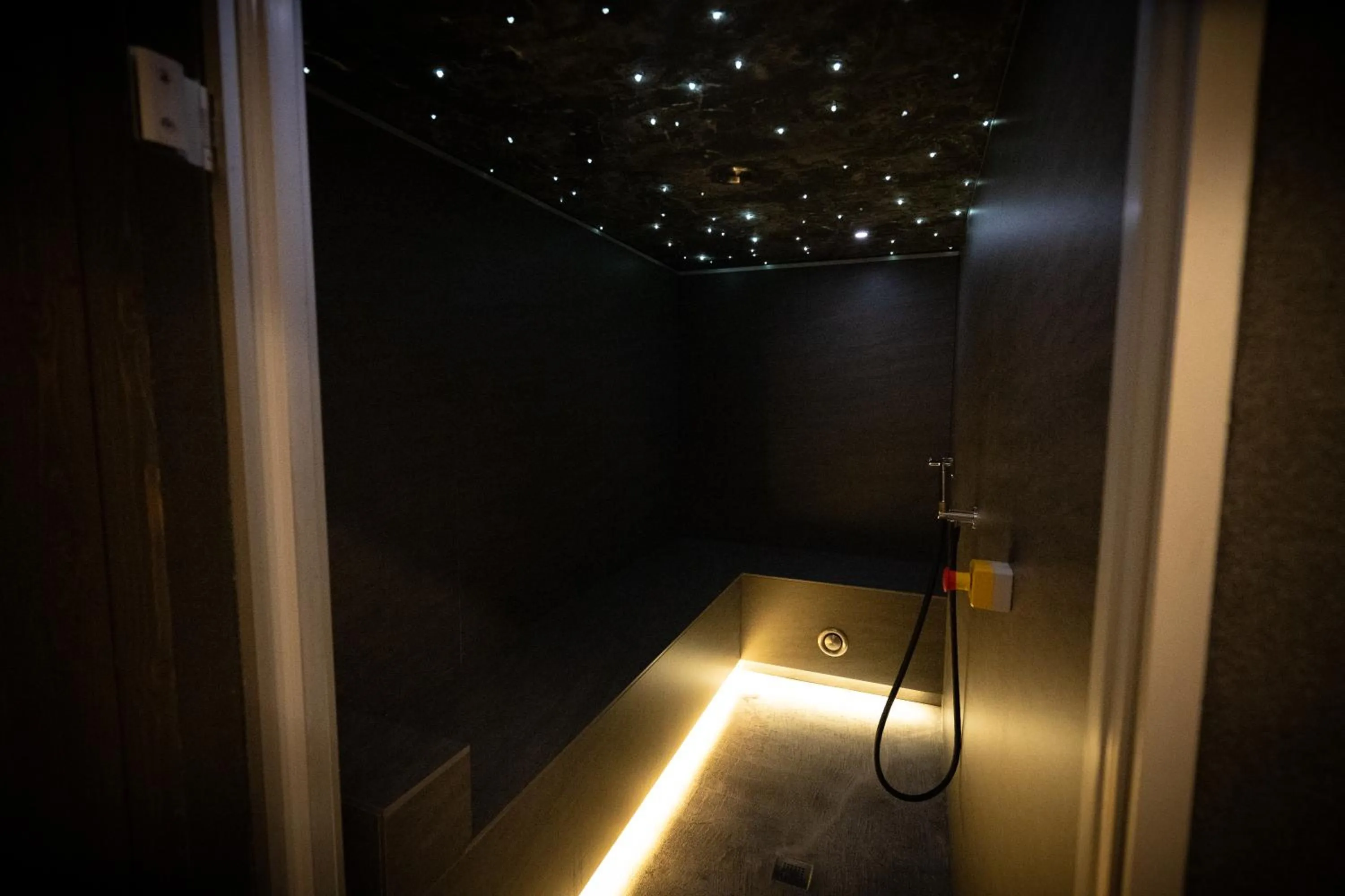 Steam room in Les Pardines 1819 Mountain suites & SPA