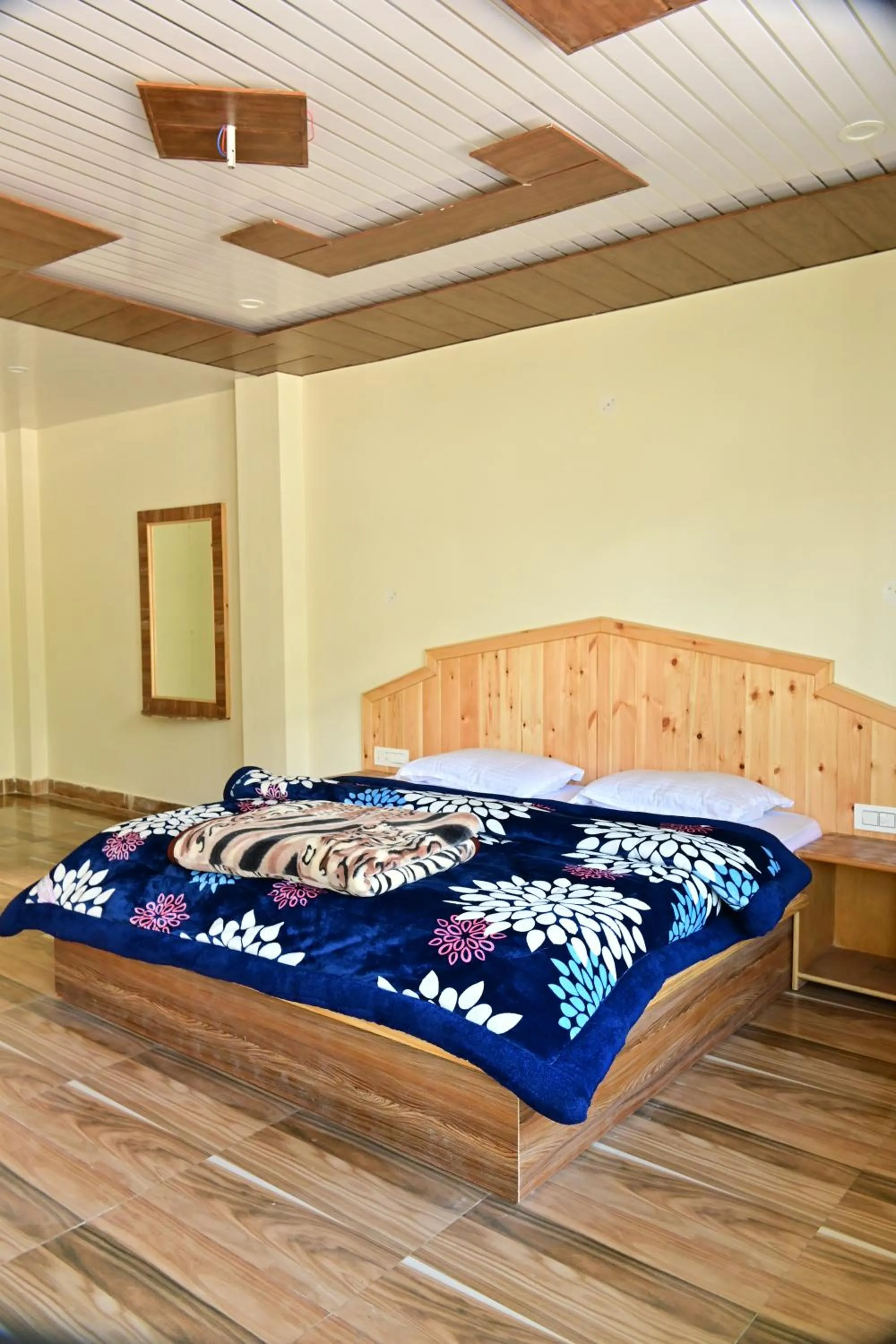 Bed in Nomadic Den Manali