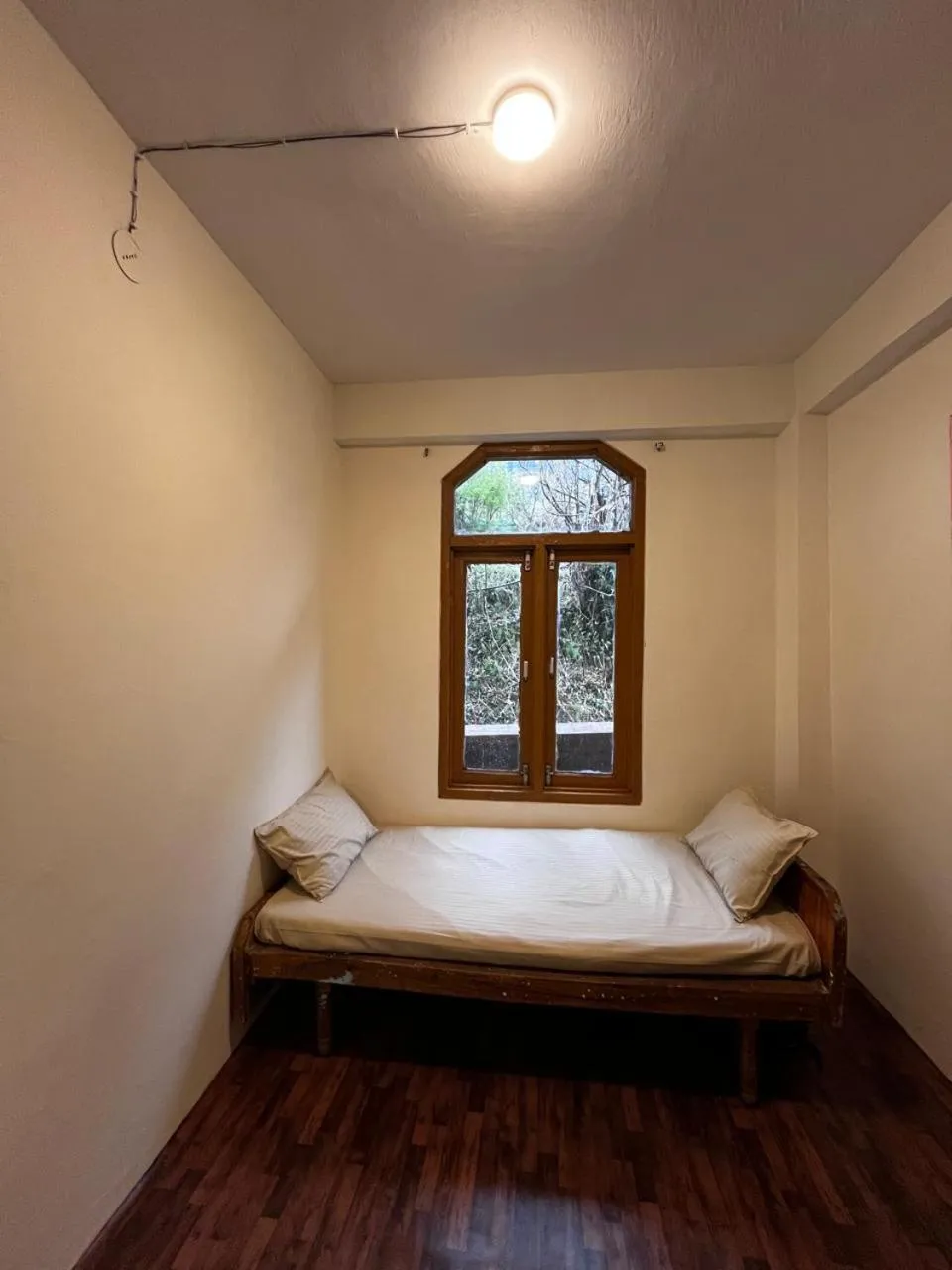 Bed in Nomadic Den Manali