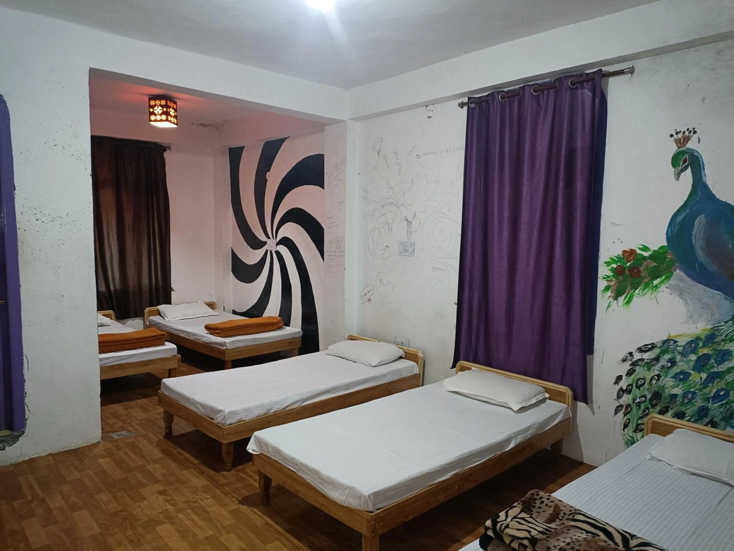 Bed in Nomadic Den Manali