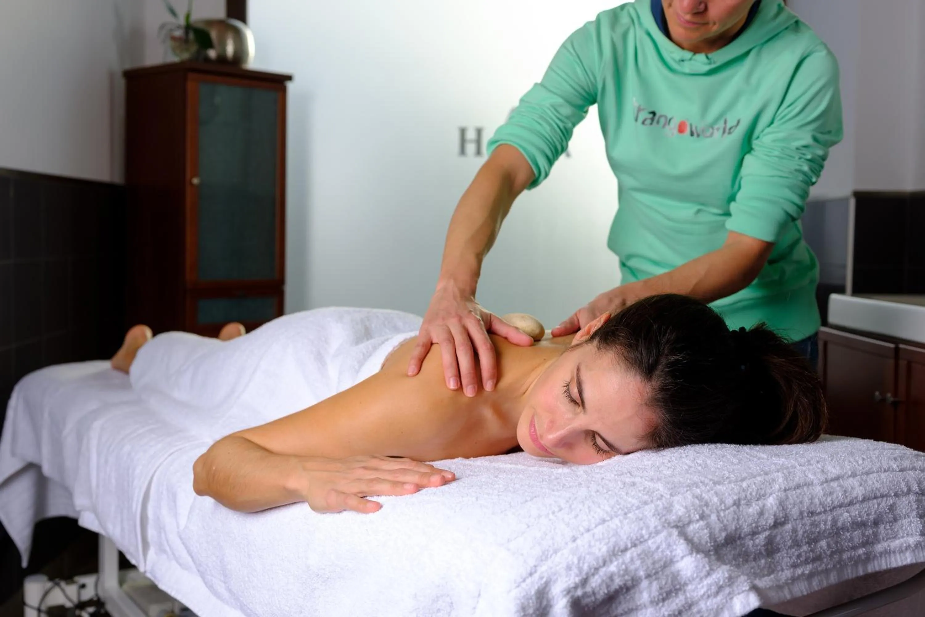 Massage in SNÖ Aragon Hills