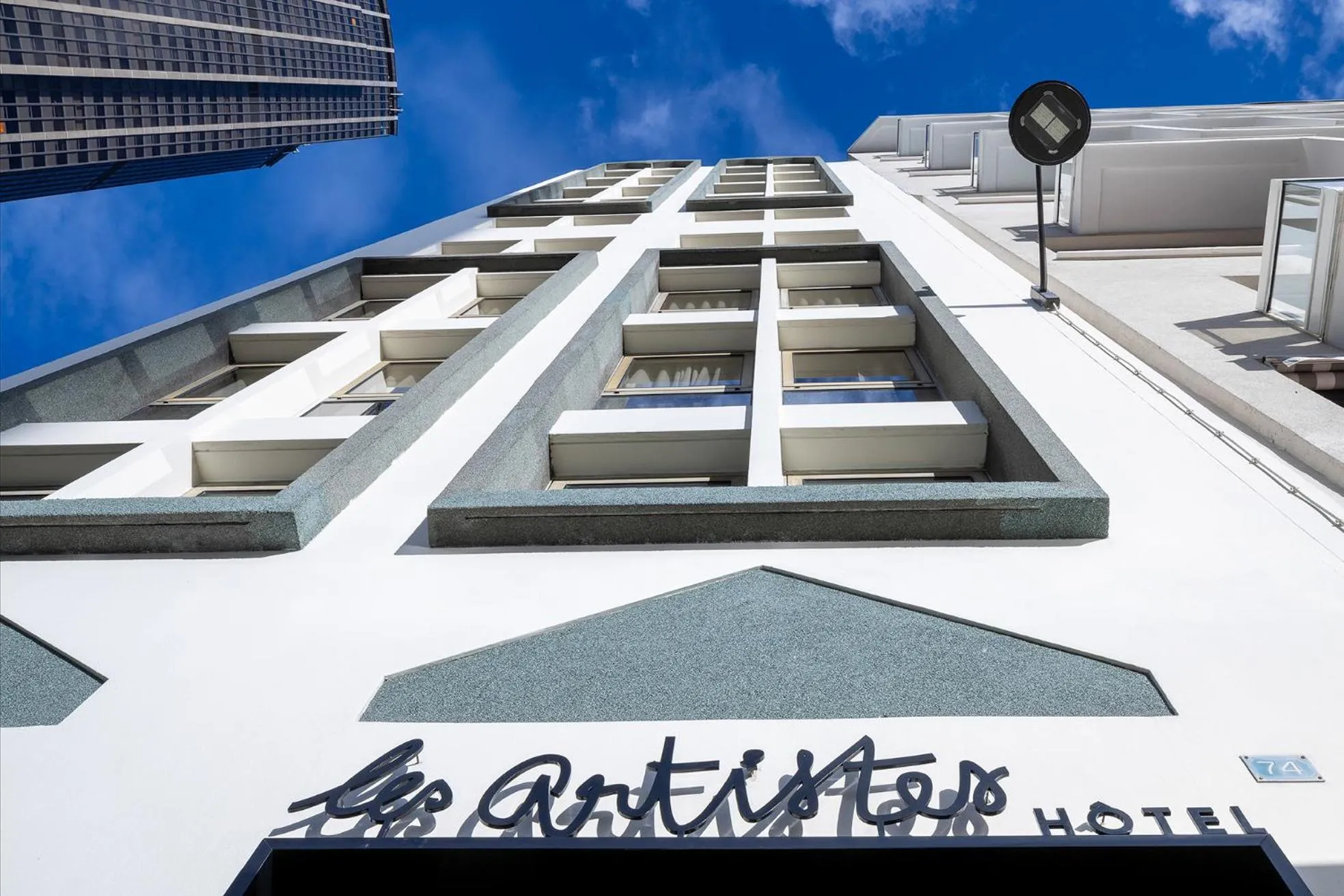 Facade/entrance in Les Artistes