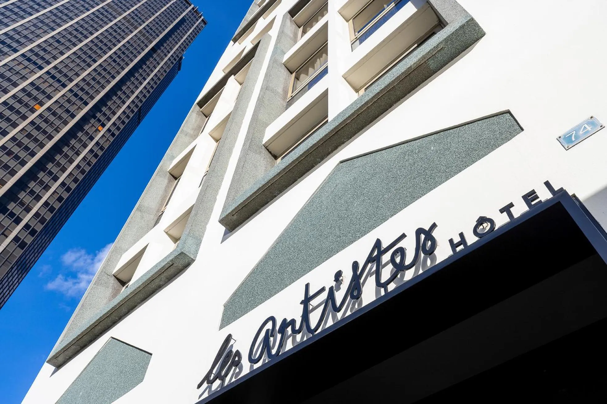 Facade/entrance in Les Artistes