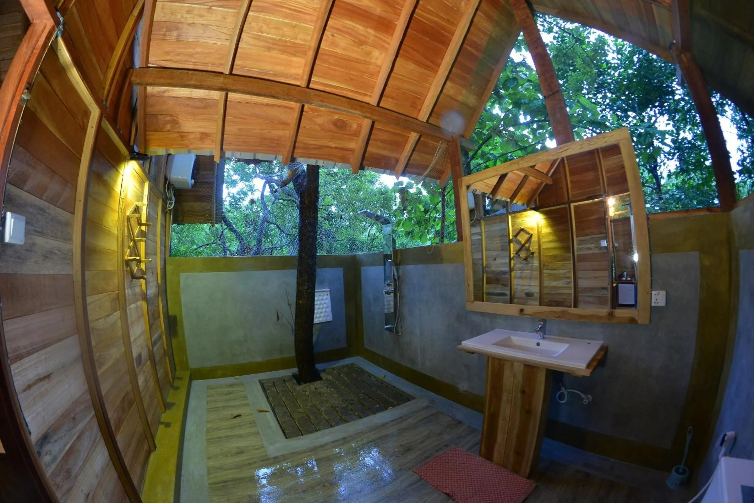 Bathroom in Habarana Tree house Mutu village