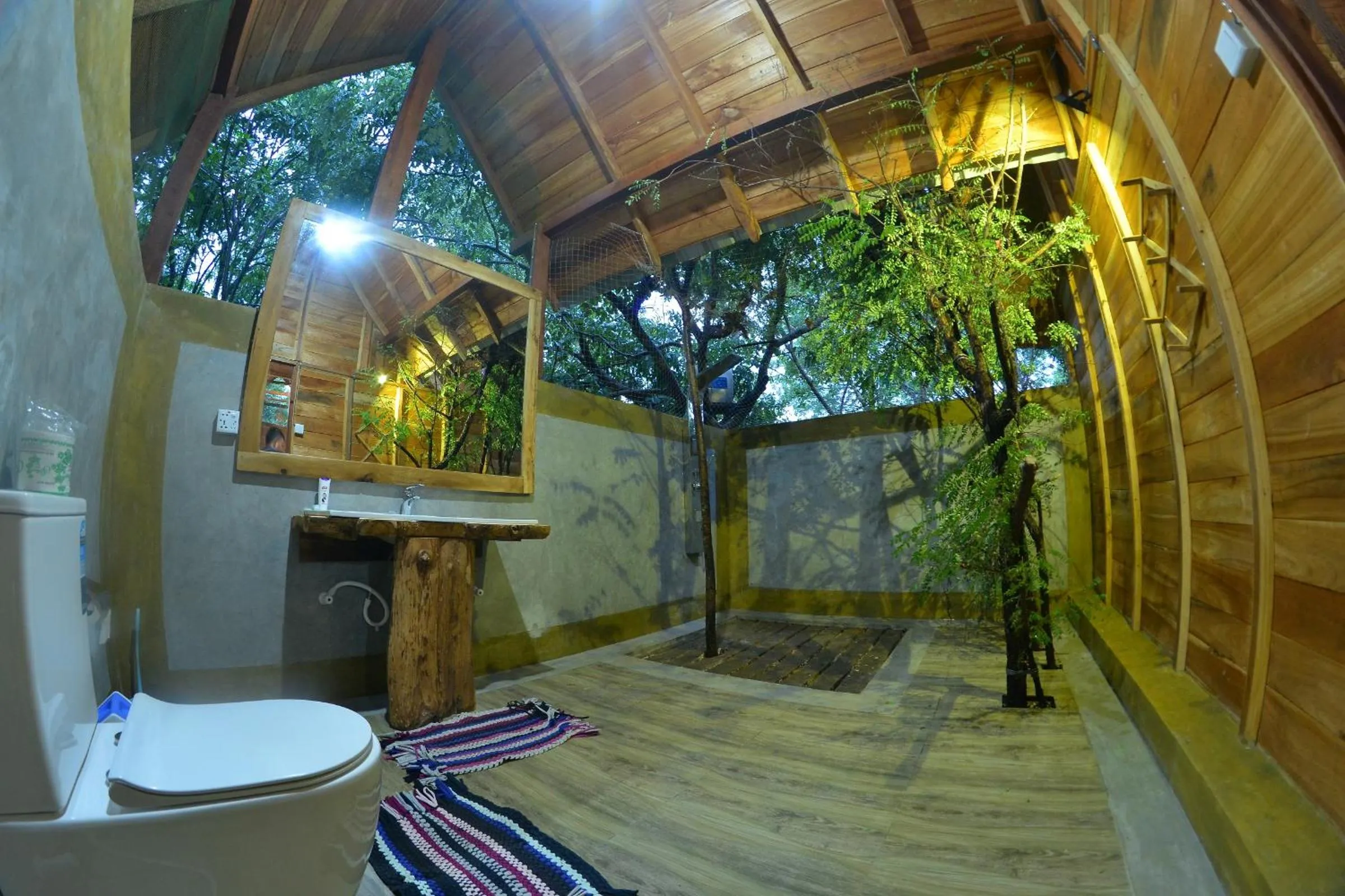 Bathroom in Habarana Tree house Mutu village