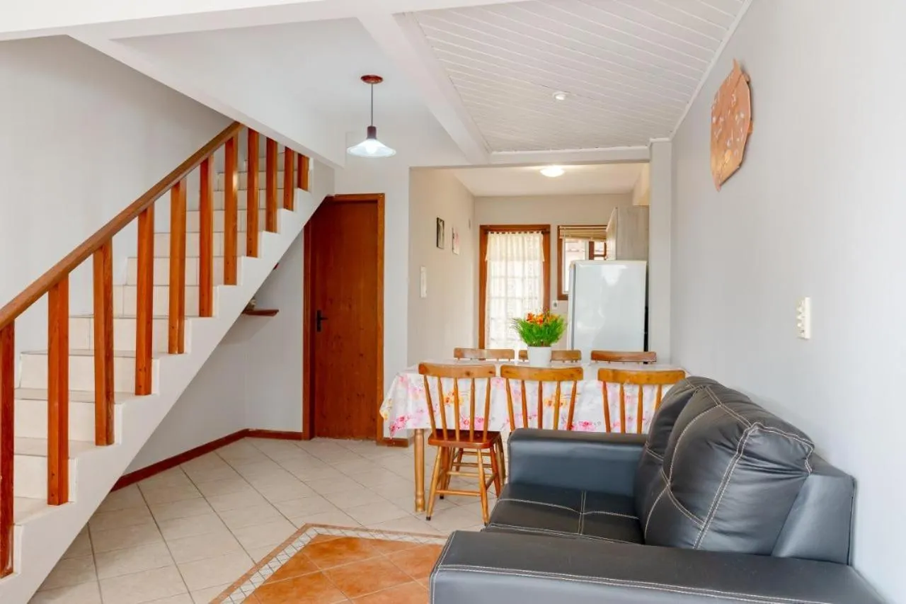 Communal lounge/ TV room in Pousada Clara Manhã