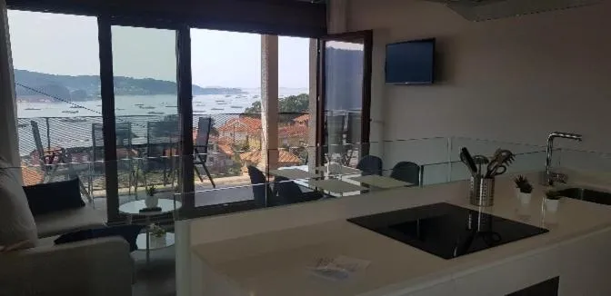 Kitchen or kitchenette in Mirador Ría de Aldán Apartamentos