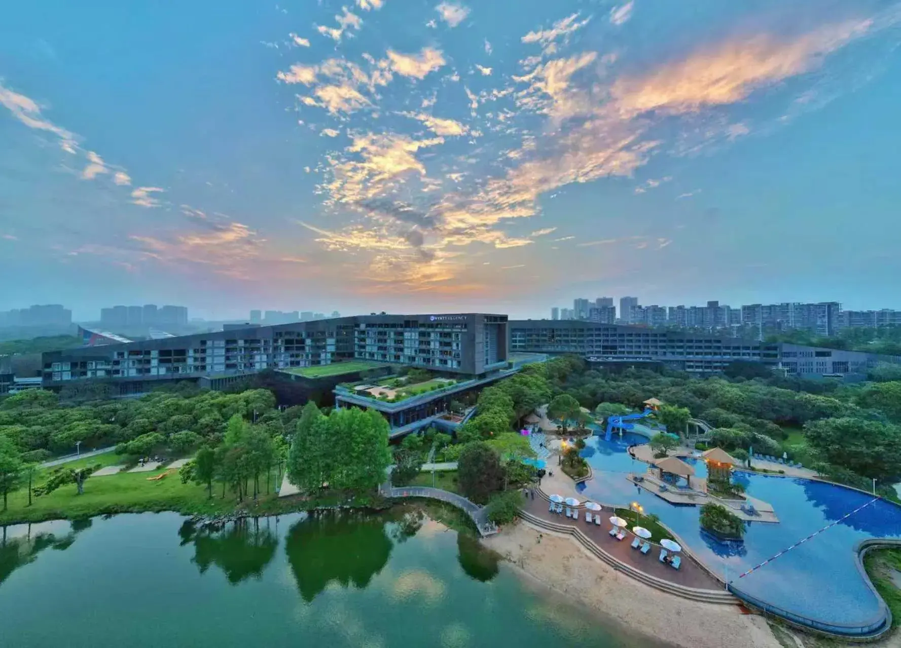 Property building in Hyatt Regency Dongguan Property building in Hyatt Regency Dongguan