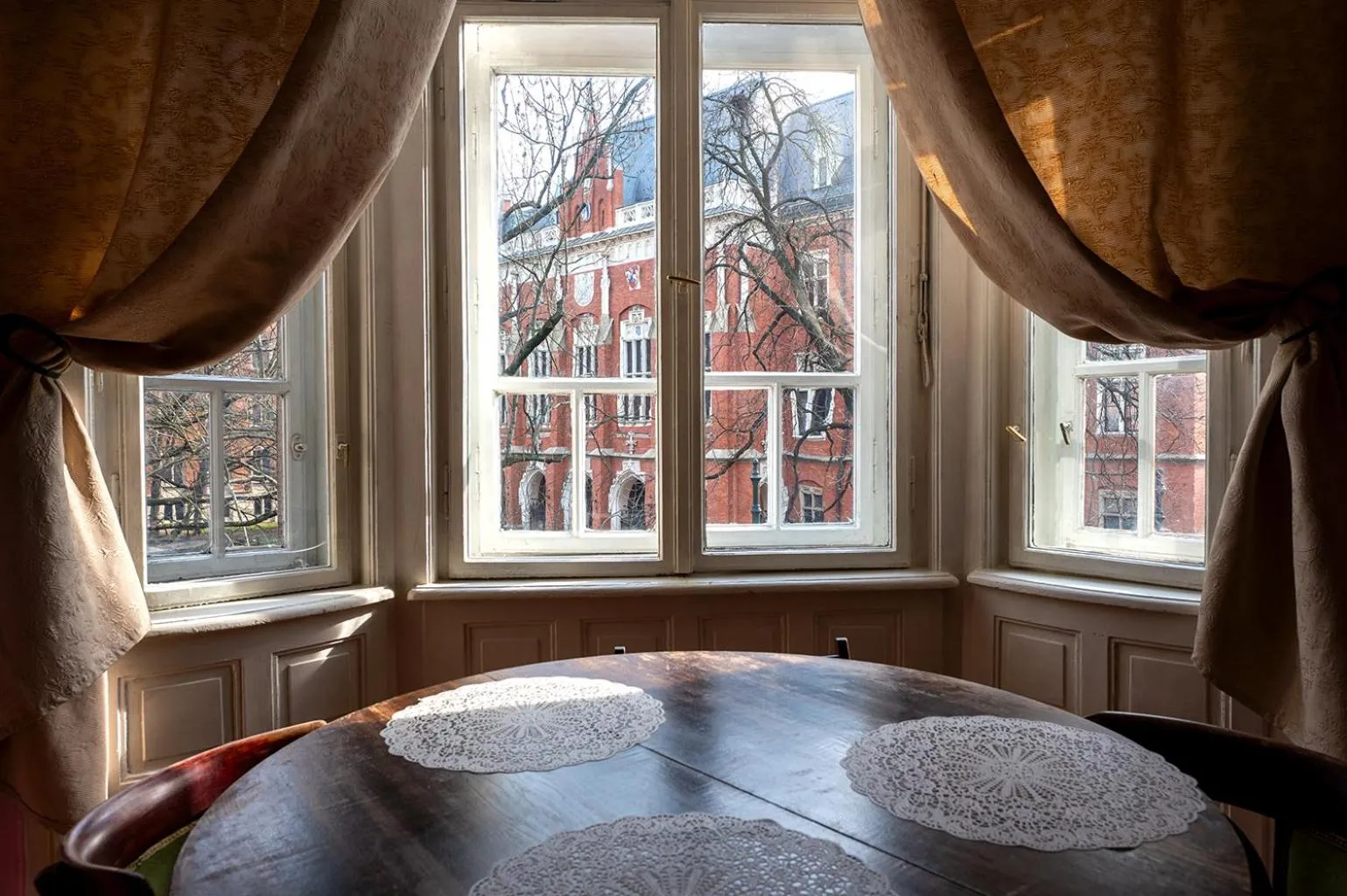 Photo of the whole room in Trzy Kafki Private Rooms