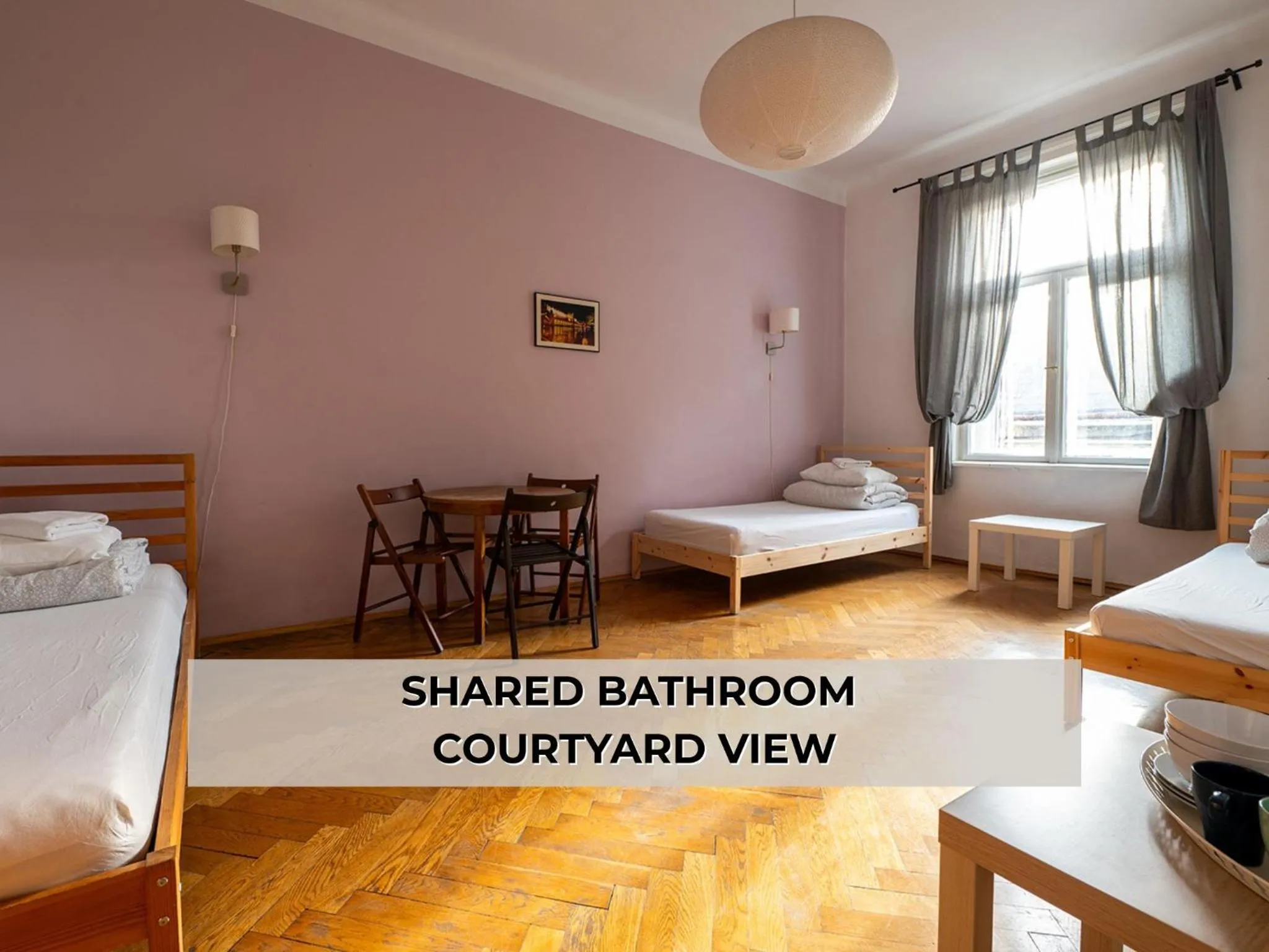 Bed in Trzy Kafki Private Rooms