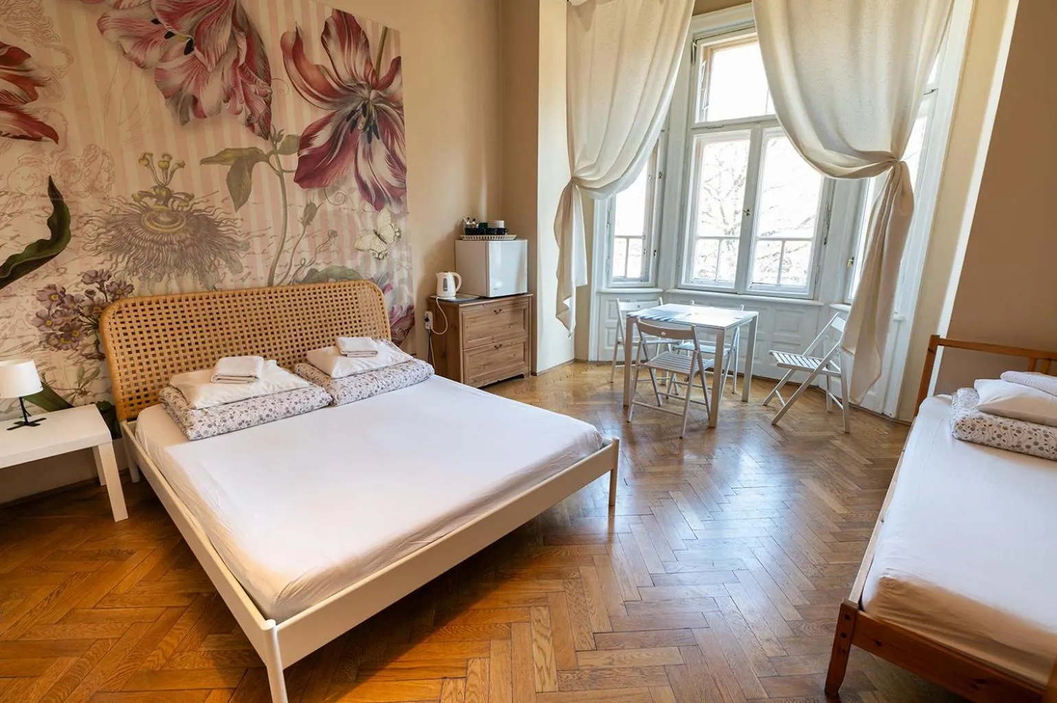 Photo of the whole room, Bed in Trzy Kafki Private Rooms