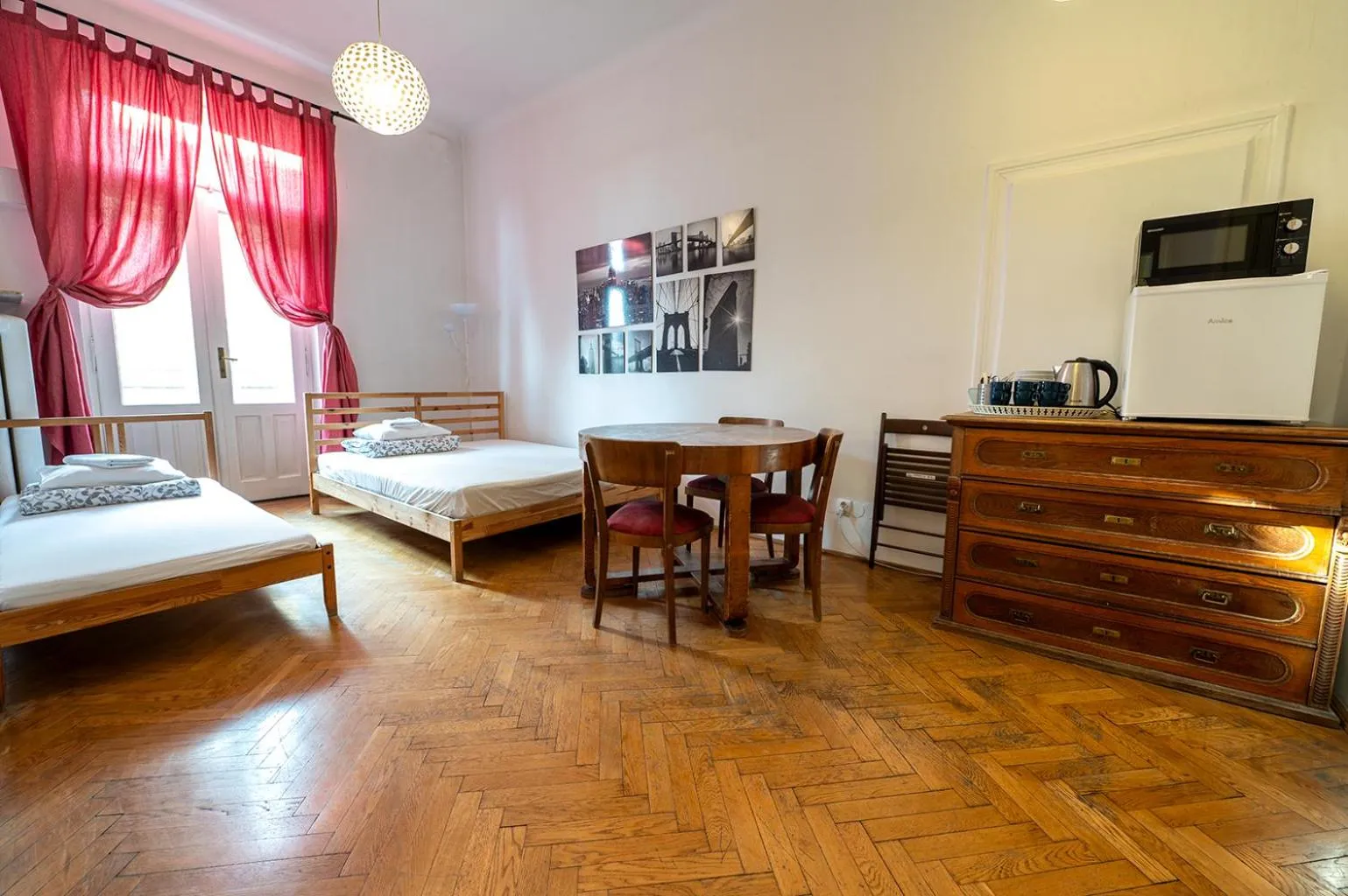 Photo of the whole room, Bed in Trzy Kafki Private Rooms