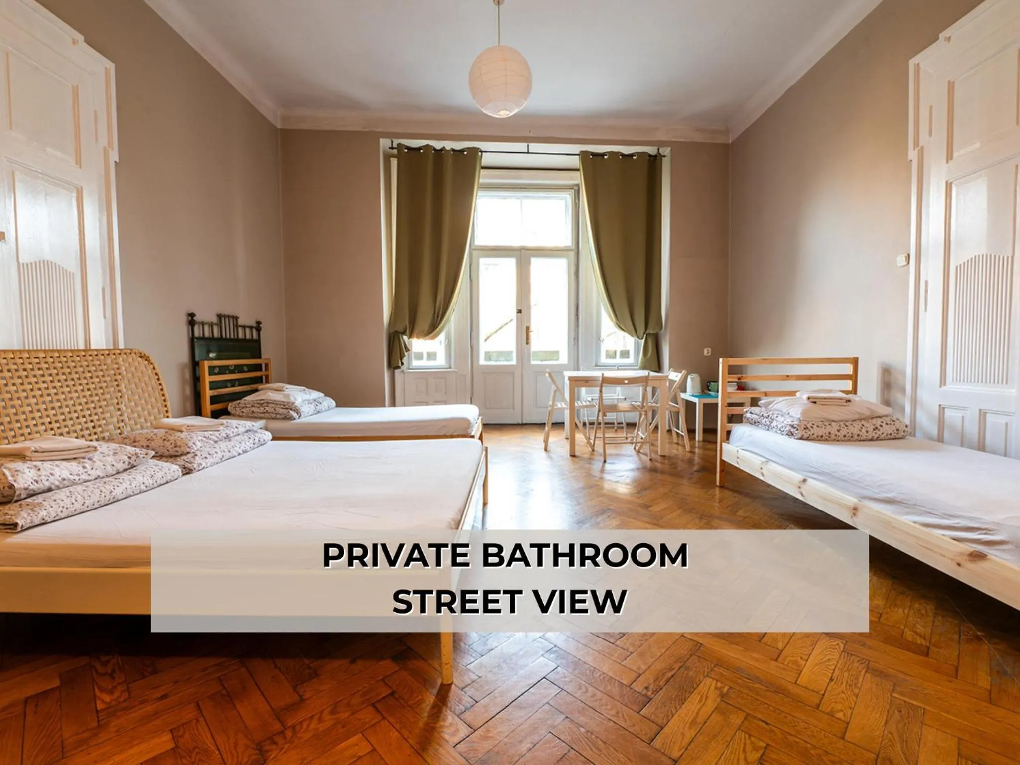 Bed in Trzy Kafki Private Rooms