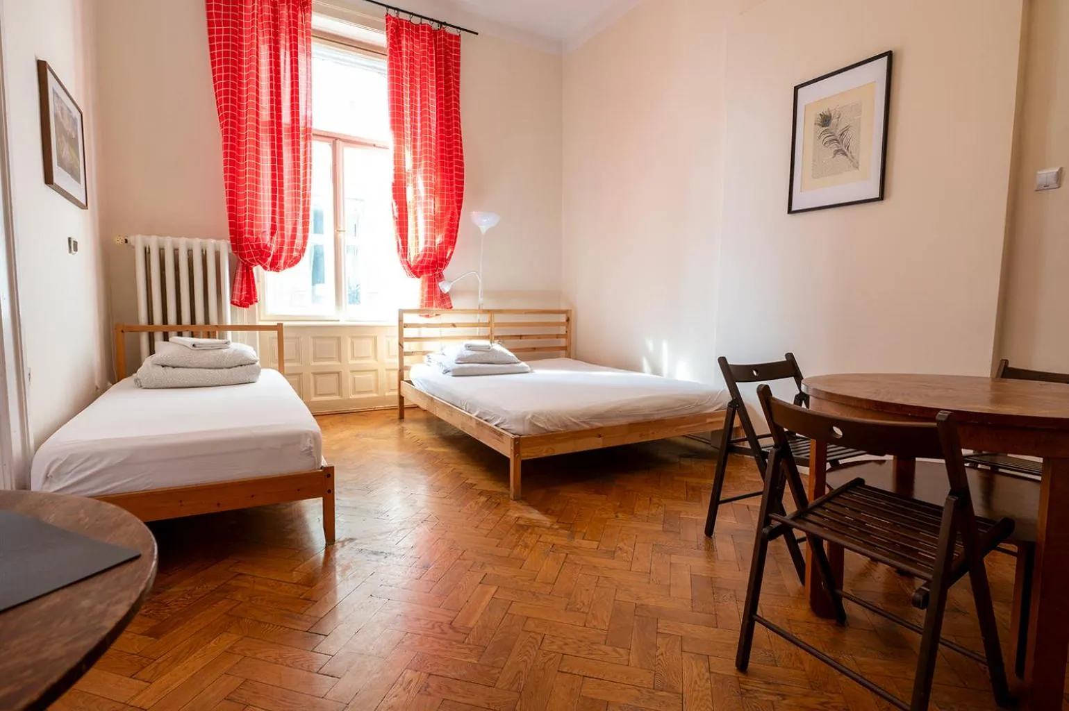 Photo of the whole room, Bed in Trzy Kafki Private Rooms