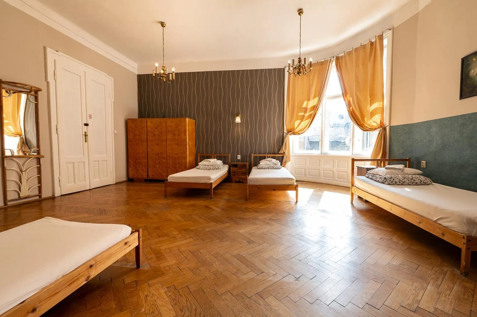 Photo of the whole room, Bed in Trzy Kafki Private Rooms