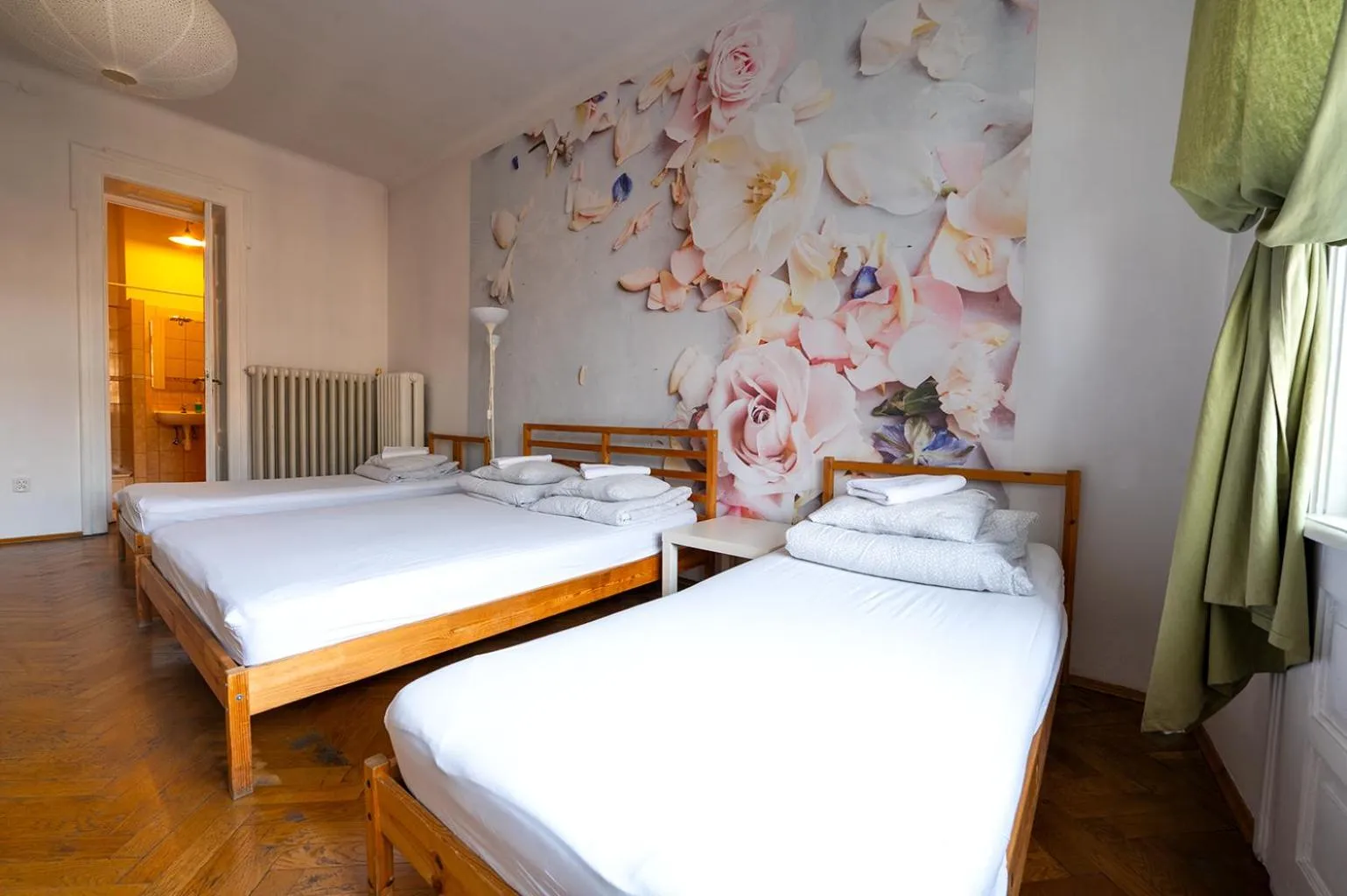 Photo of the whole room, Bed in Trzy Kafki Private Rooms