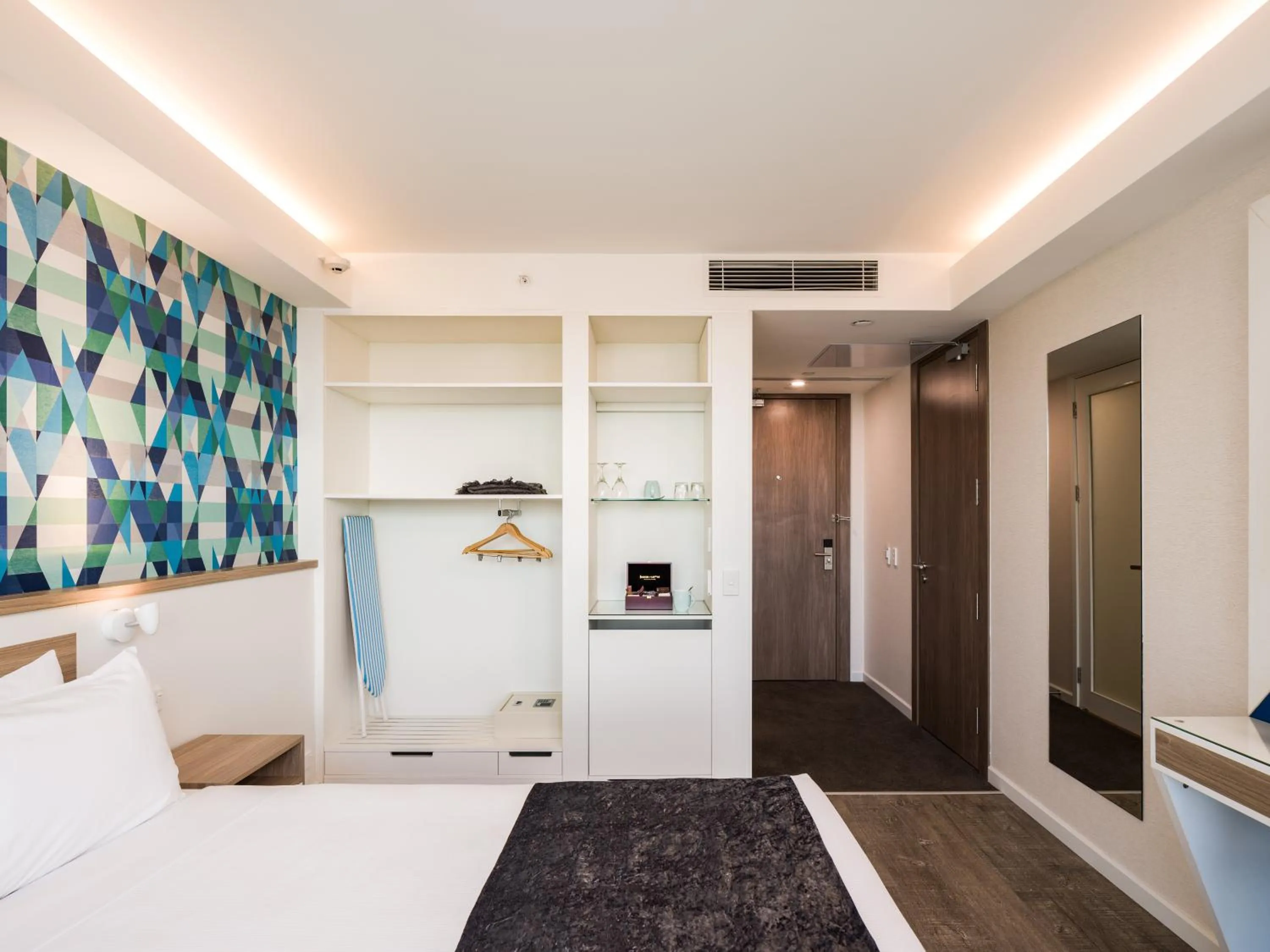 Bedroom, Bed in Carnmore Hotel Christchurch