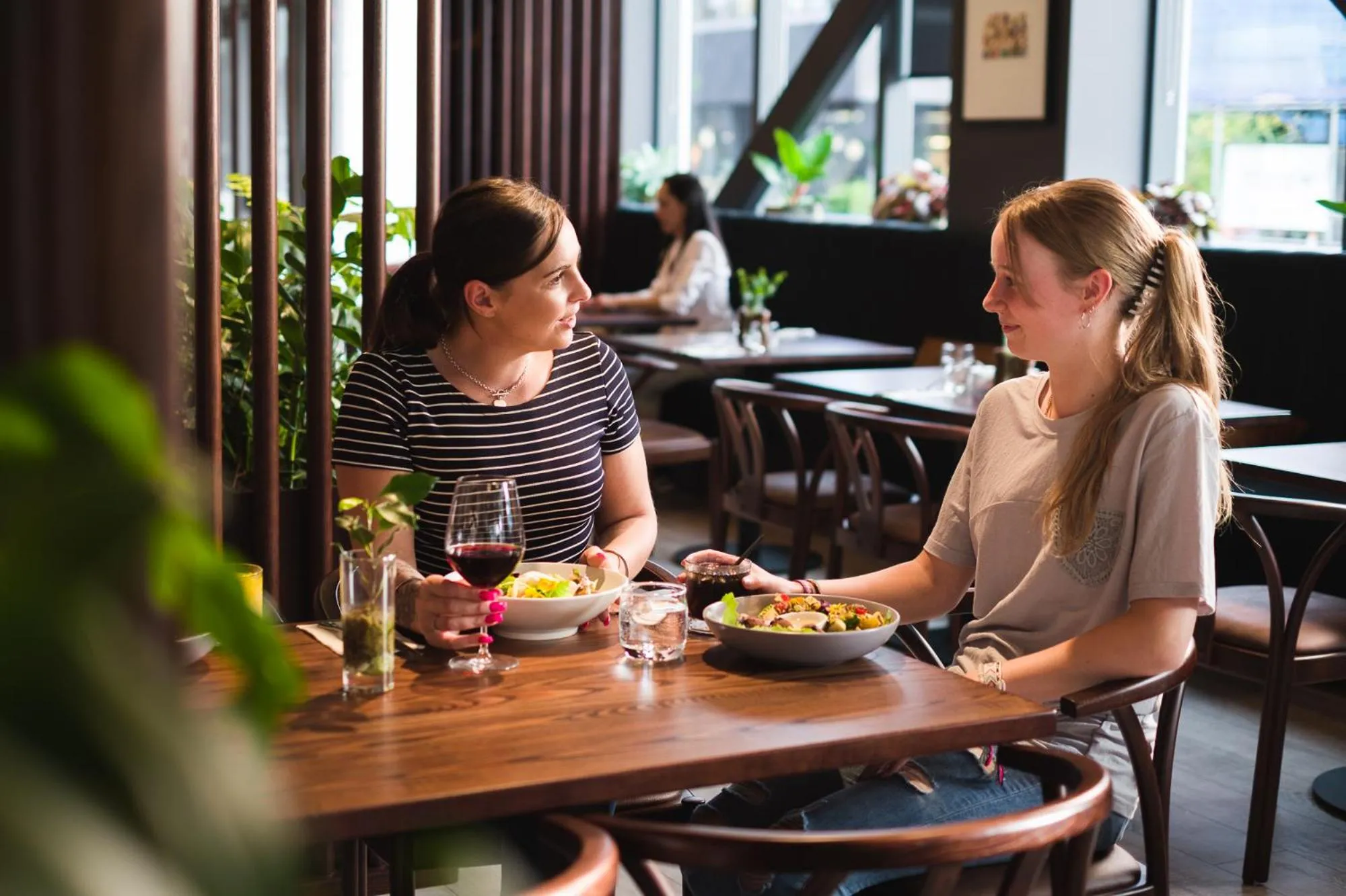 Restaurant/places to eat in Carnmore Hotel Christchurch