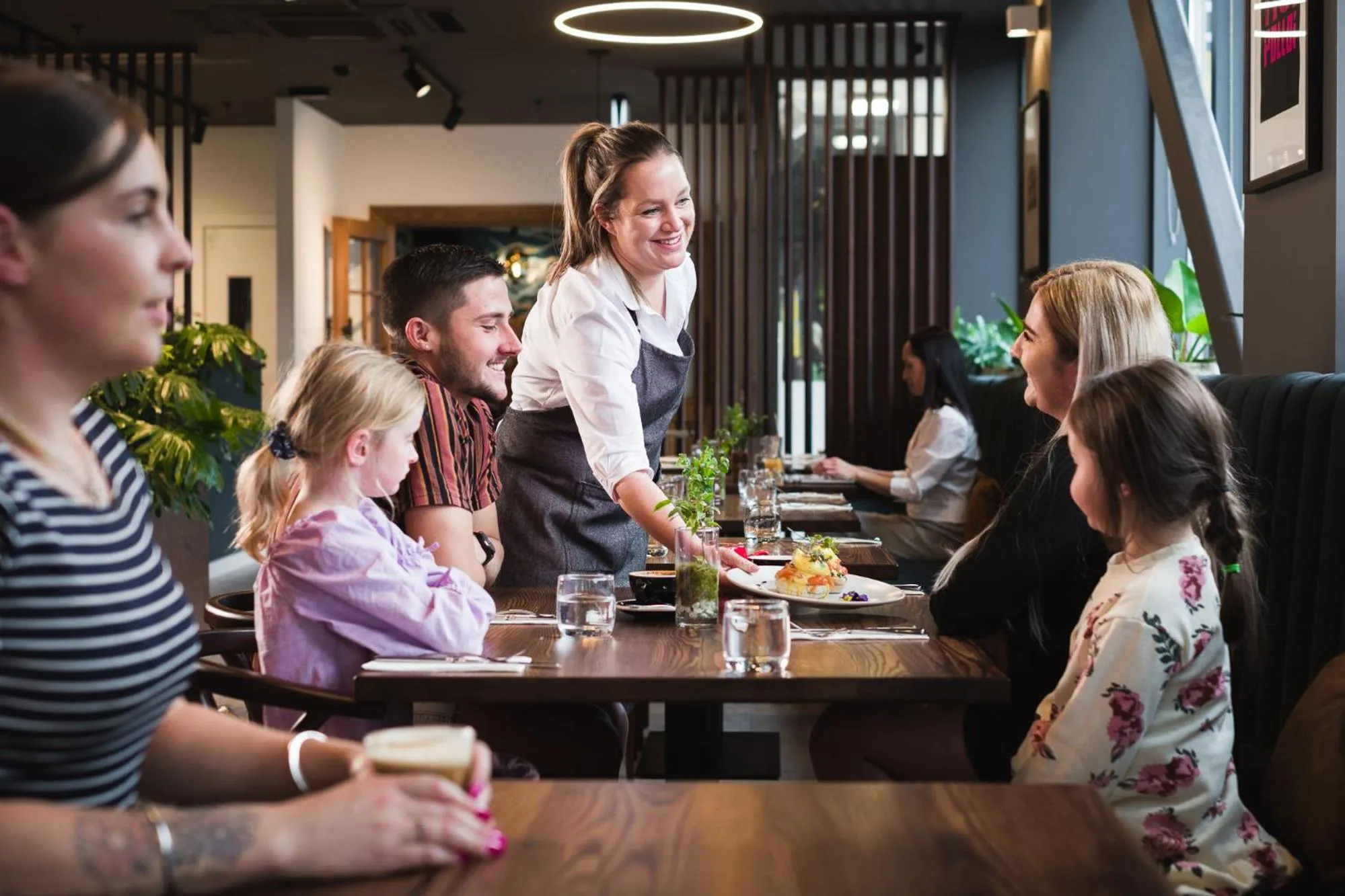 Restaurant/places to eat in Carnmore Hotel Christchurch