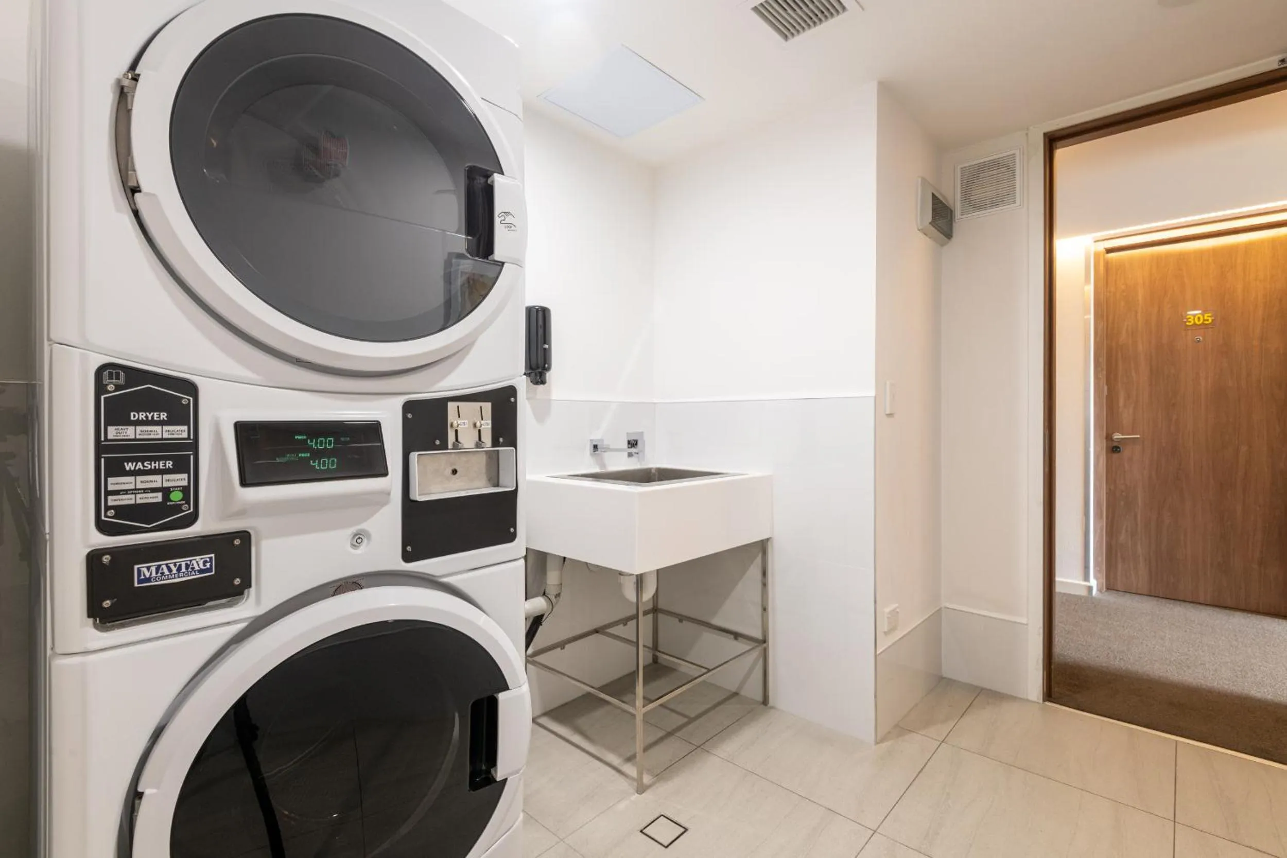 laundry in Carnmore Hotel Christchurch