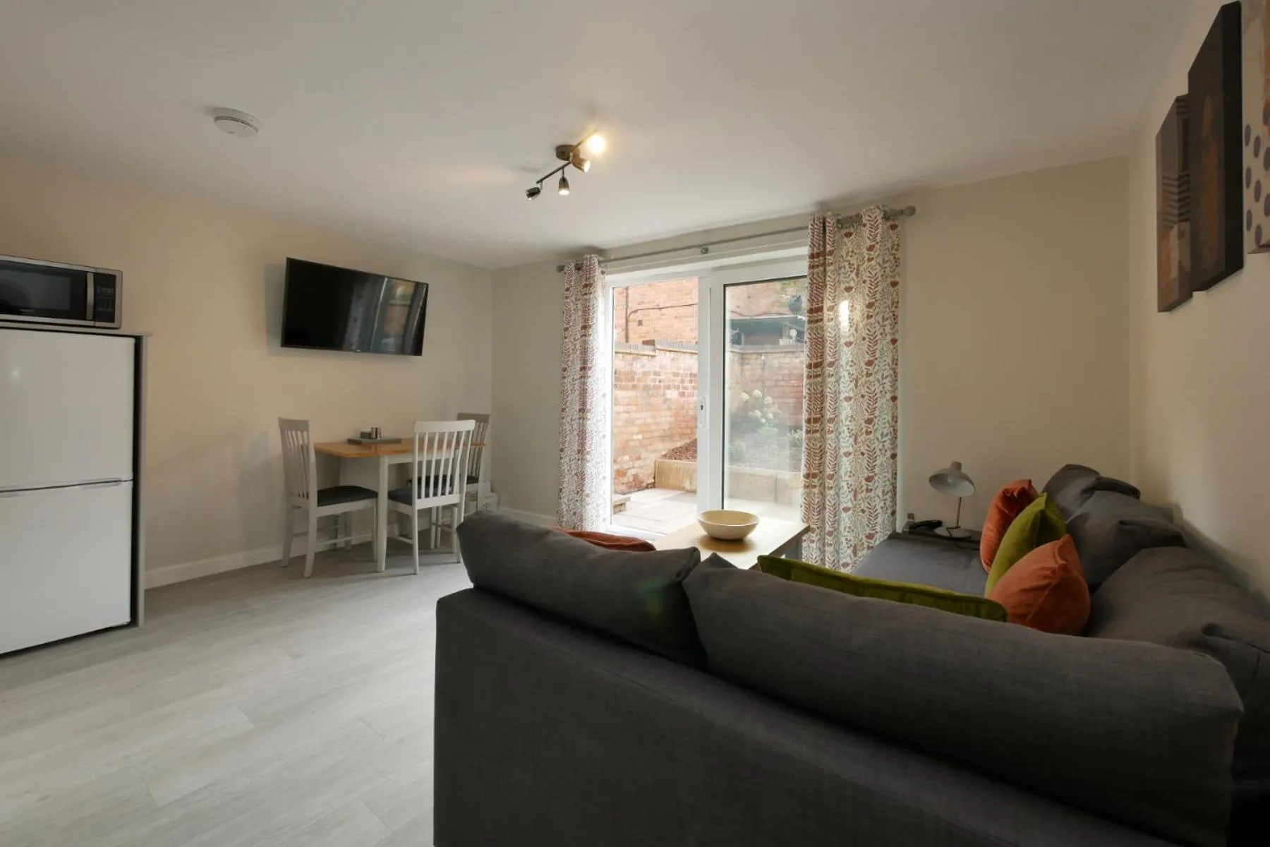 Crewe Short Lets 8 Victoria Court, Crewe