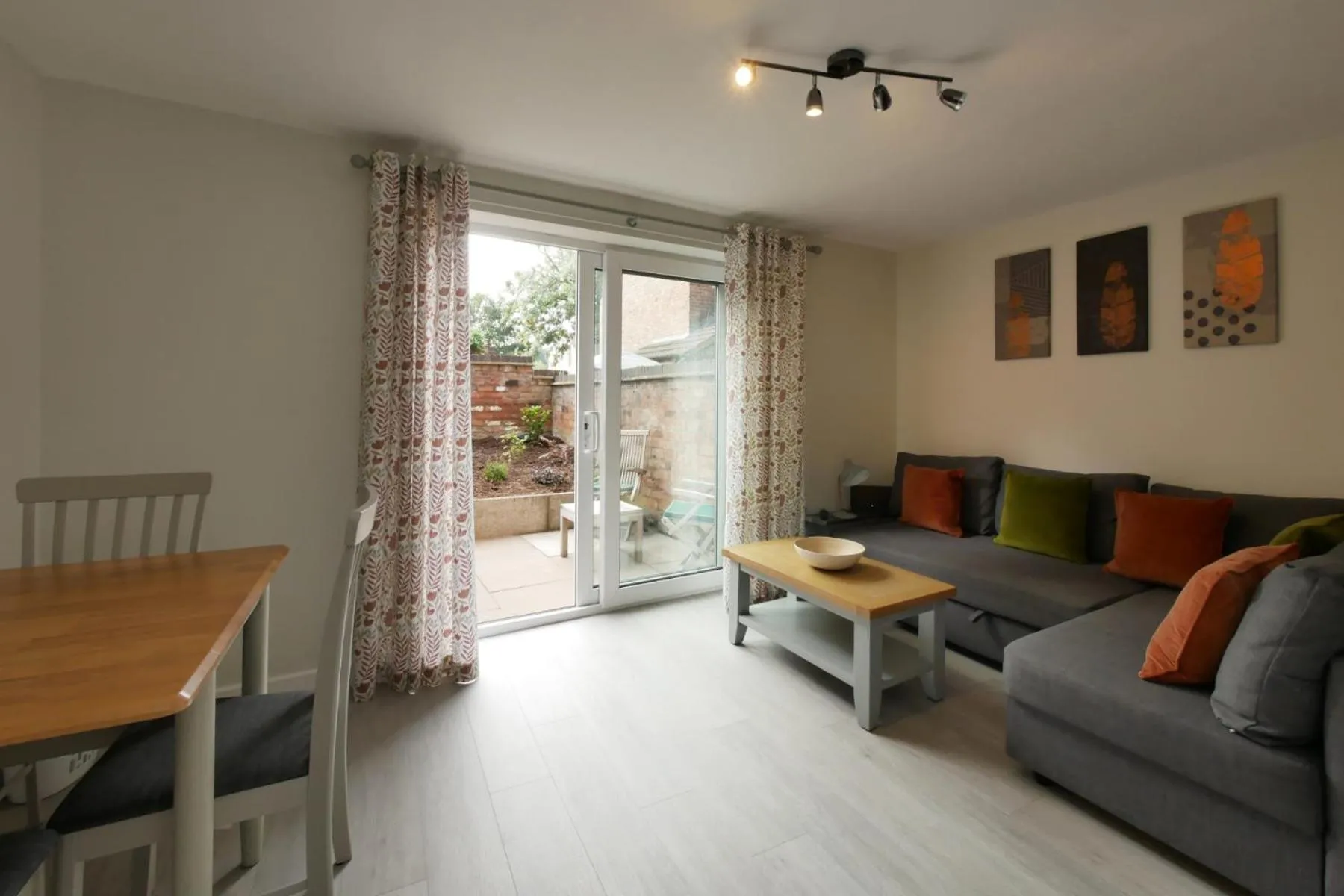 Crewe Short Lets 8 Victoria Court, Crewe