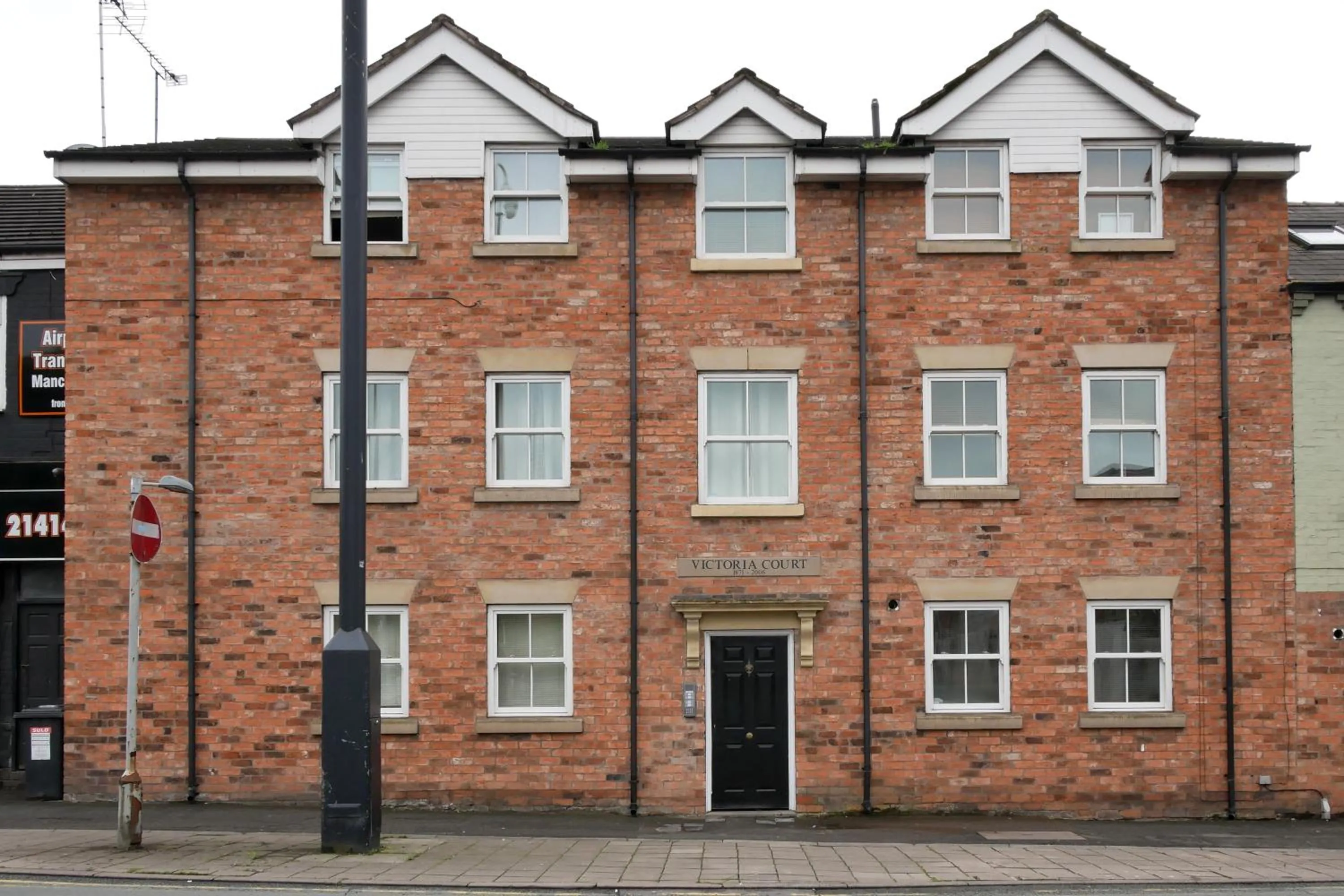 Crewe Short Lets 8 Victoria Court, Crewe