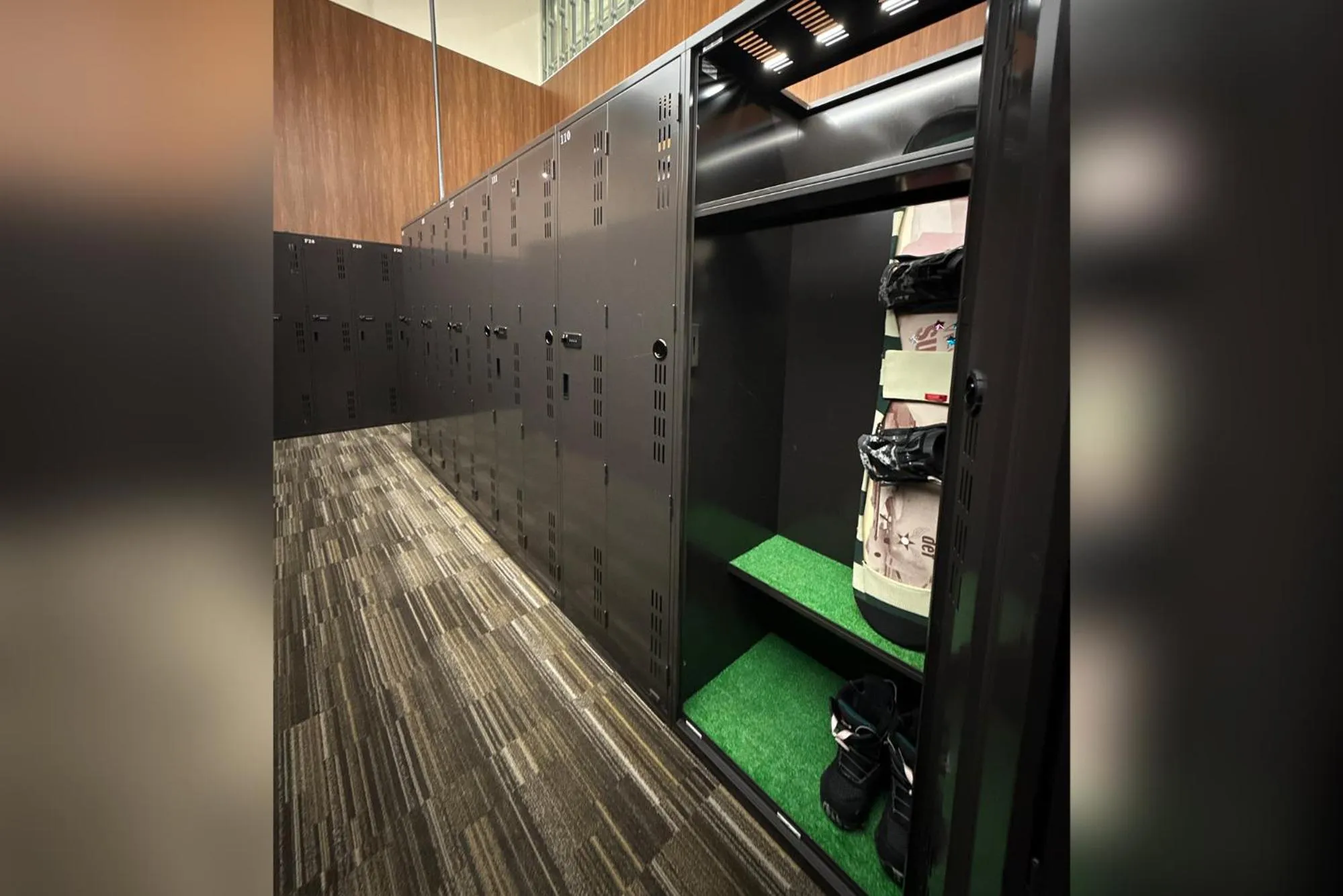 locker in TORIFITO HOTEL&POD NISEKO