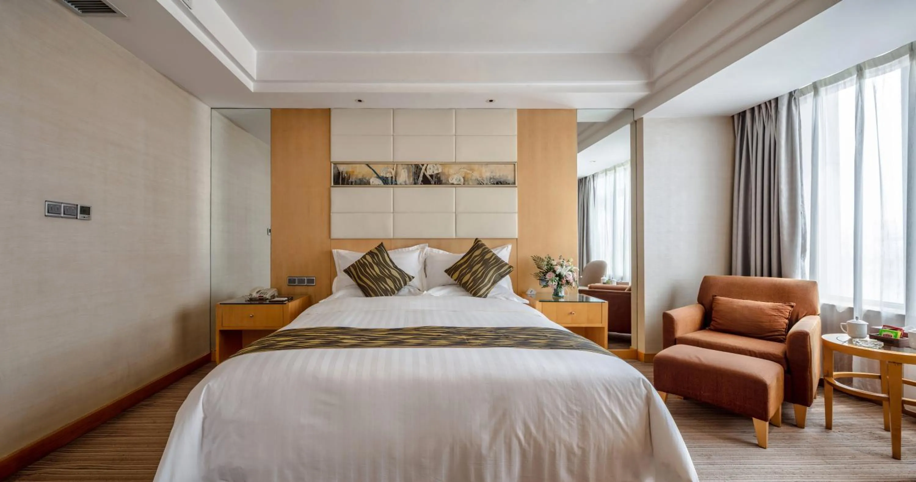 Yungang Jianguo Hotel