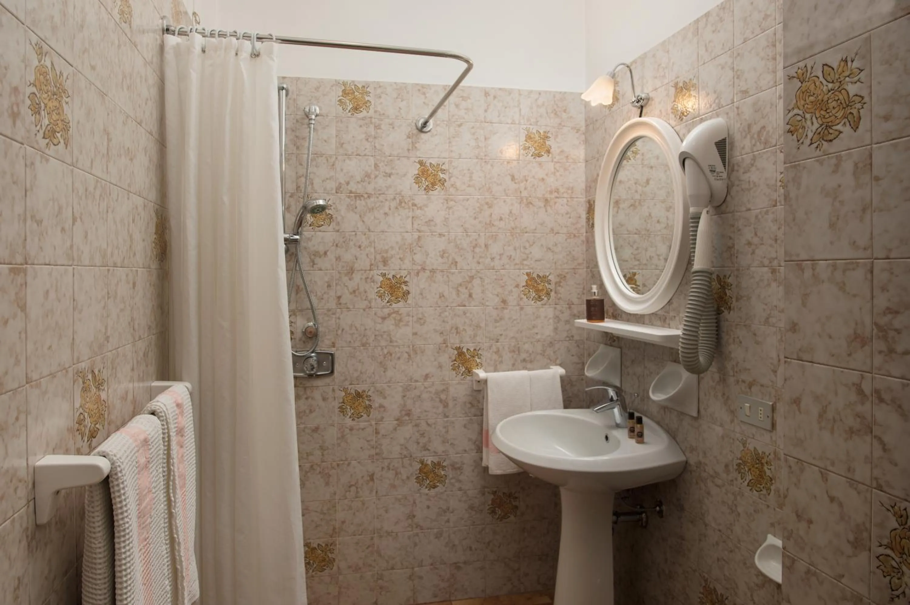 Bathroom in Hotel Centrale