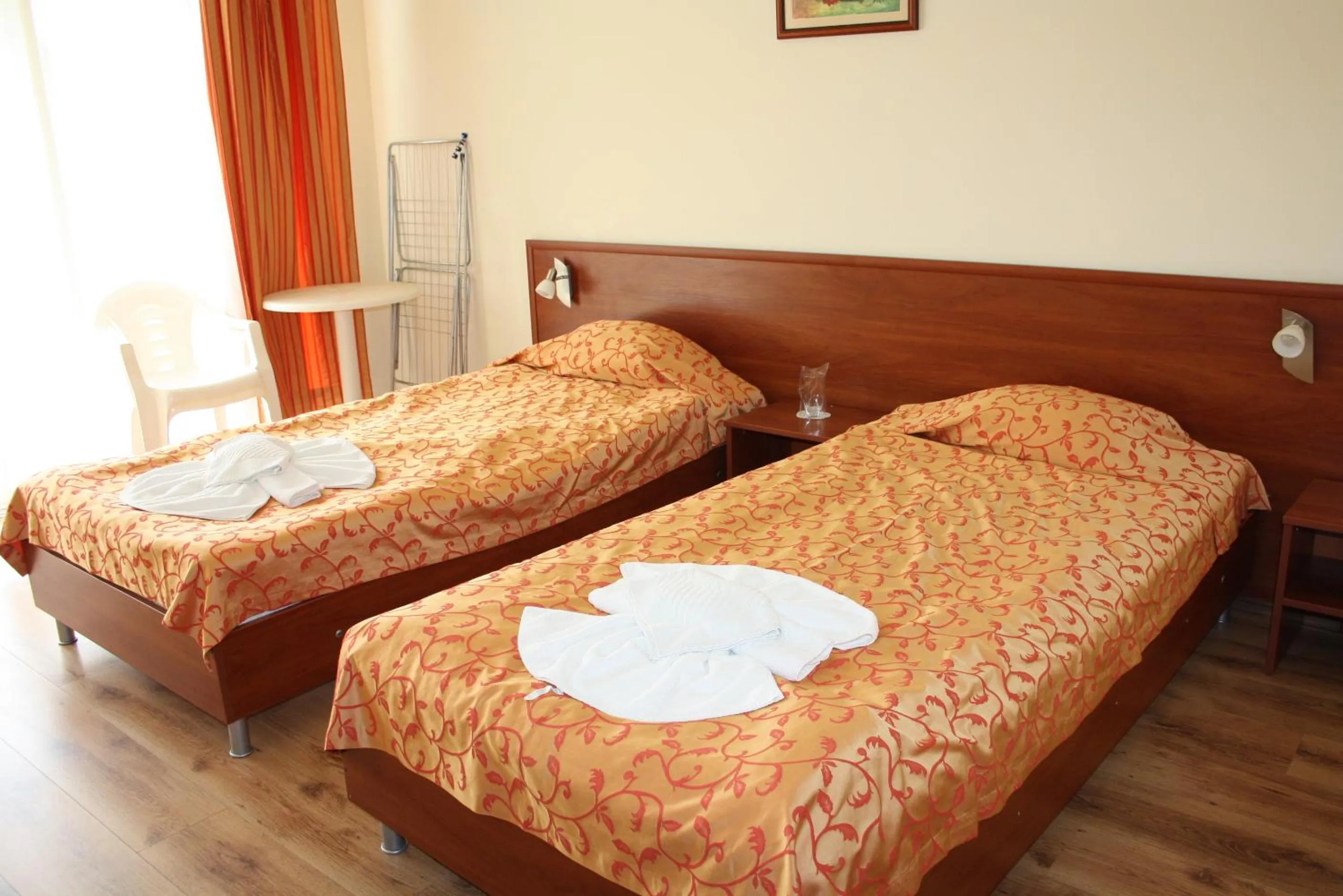 Day in Iris Beach Hotel