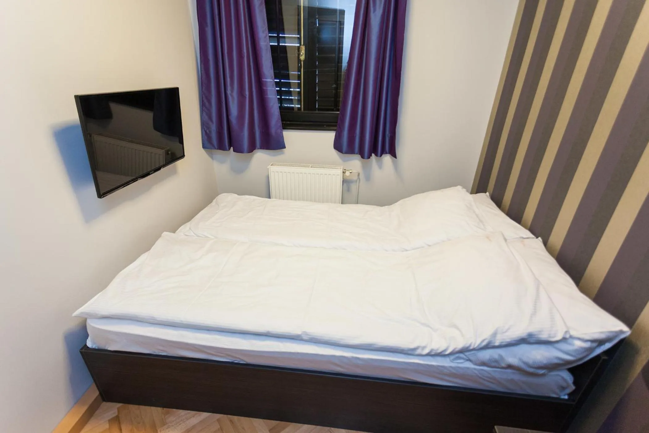 Bedroom, Bed in Apartments Neivado