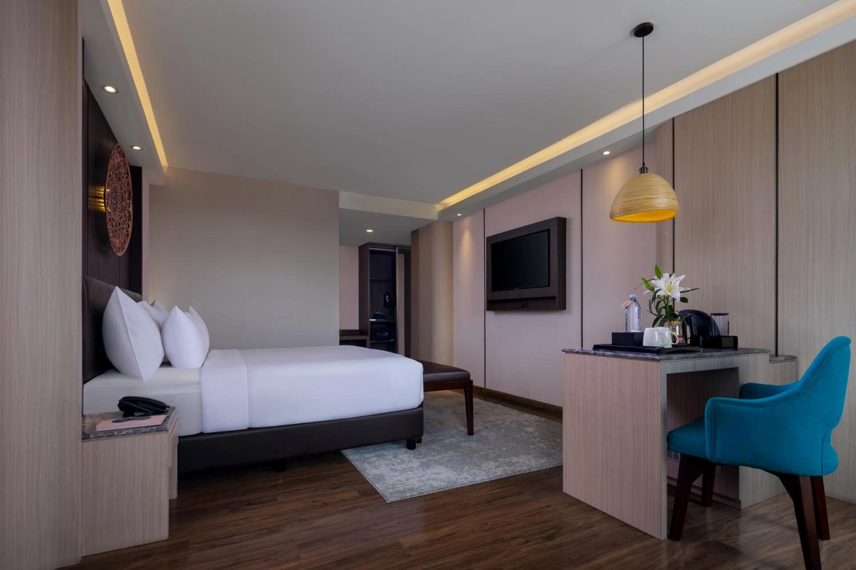 Bedroom, Bed in The Manohara Hotel Yogyakarta