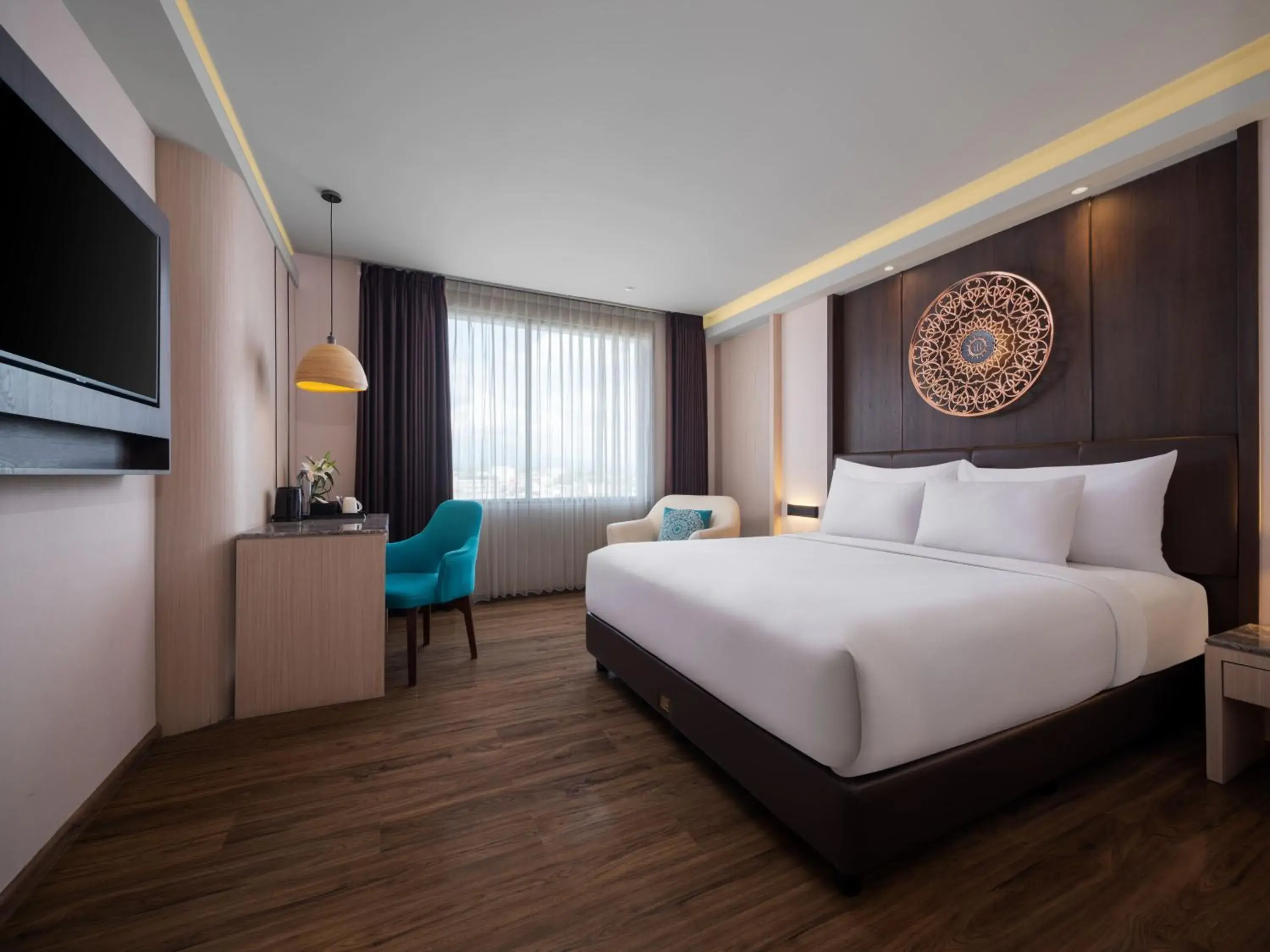 Bedroom, Bed in The Manohara Hotel Yogyakarta Bedroom, Bed in The Manohara Hotel Yogyakarta