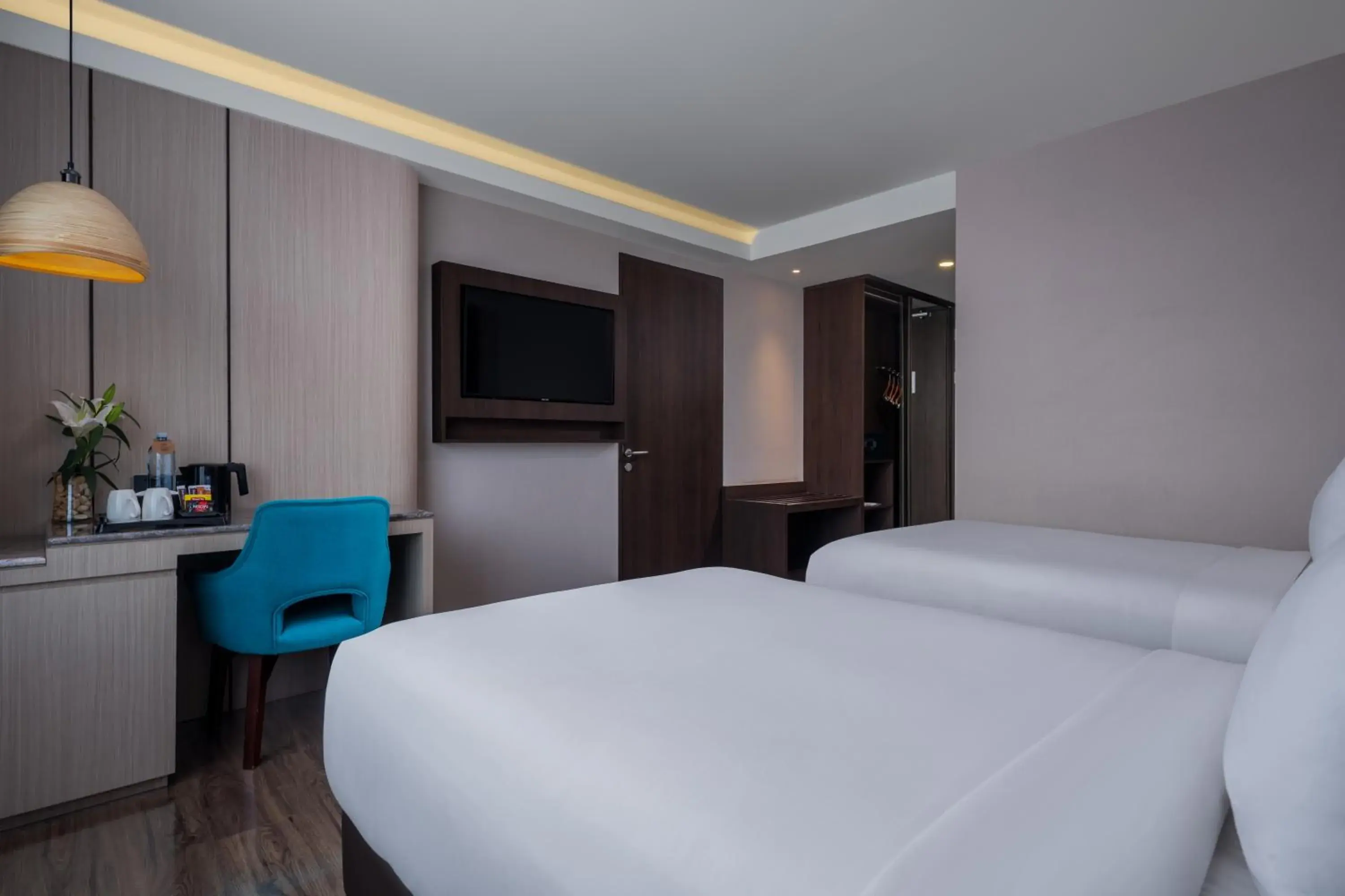 Bedroom, Bed in The Manohara Hotel Yogyakarta Bedroom, Bed in The Manohara Hotel Yogyakarta