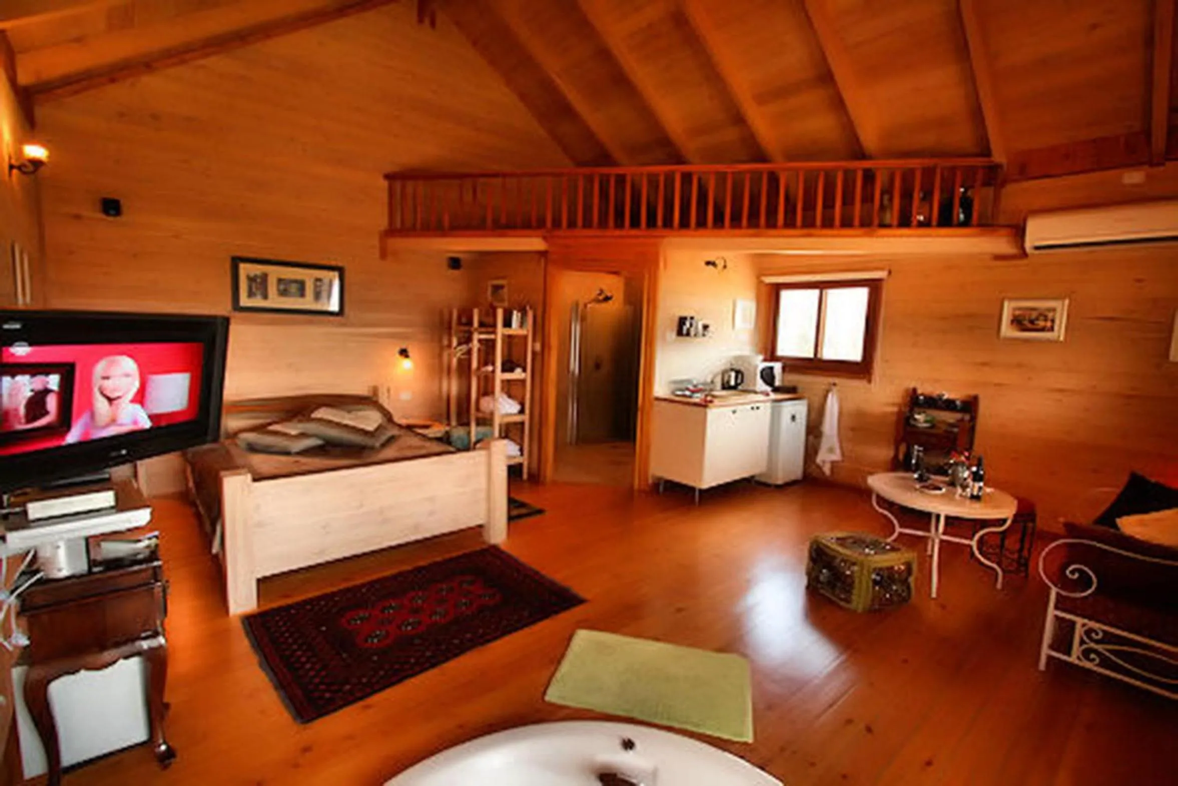 Decorative detail, Bed in The Beautiful Cabins