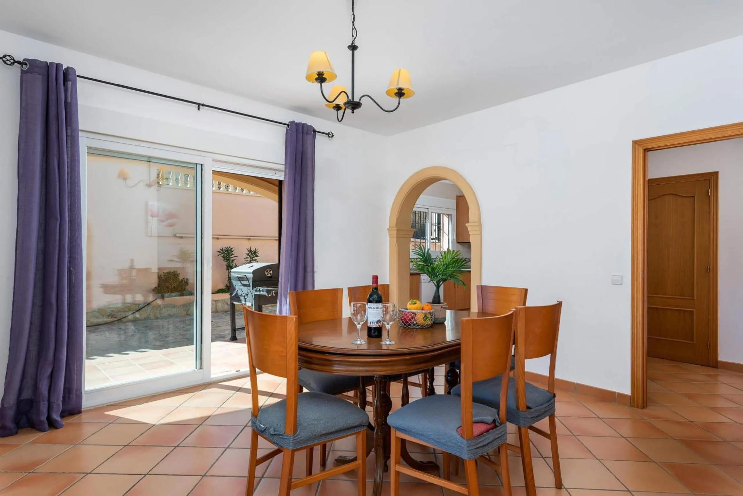 Dining area in Villa Amanda - PlusHolidays
