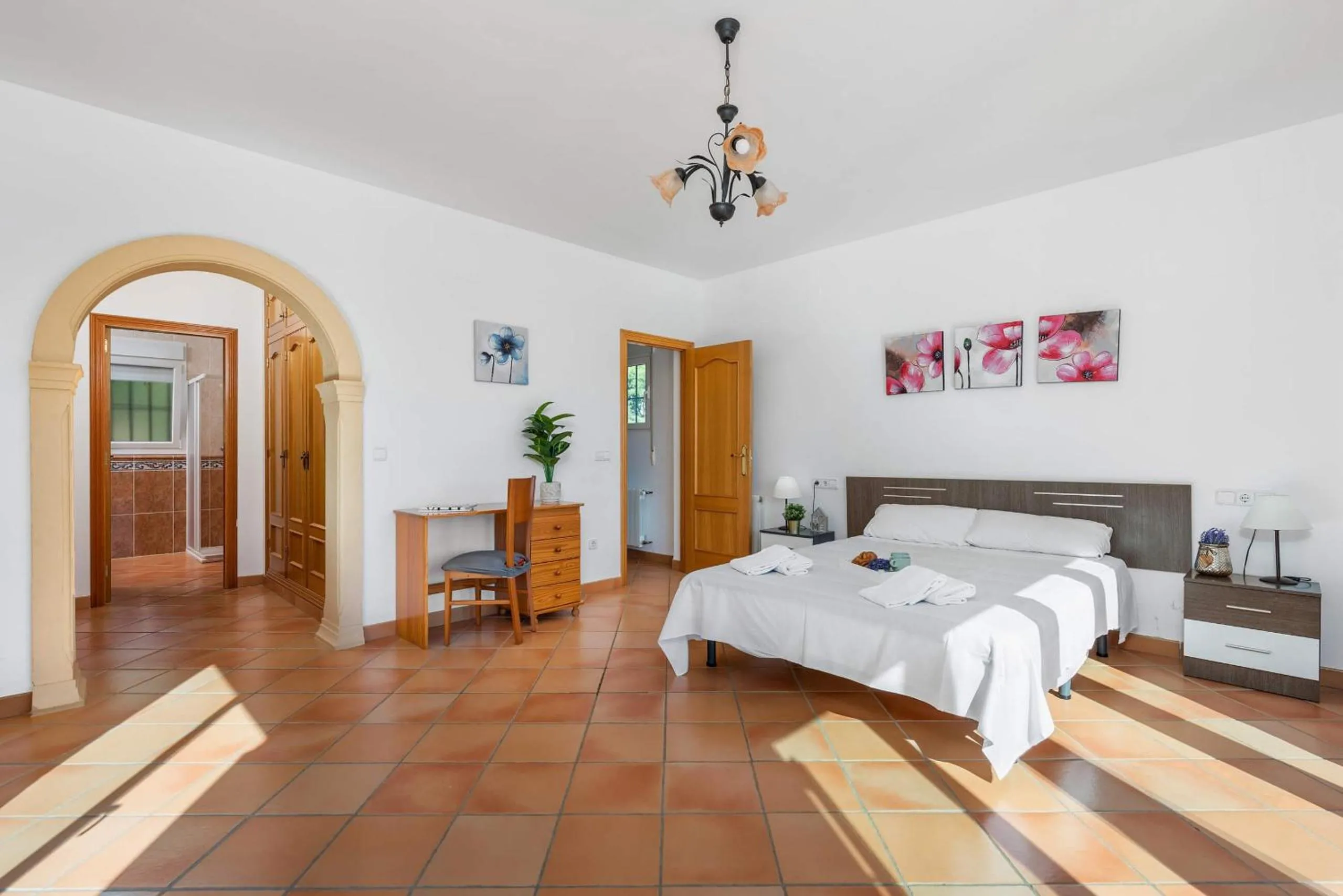 Bed in Villa Amanda - PlusHolidays
