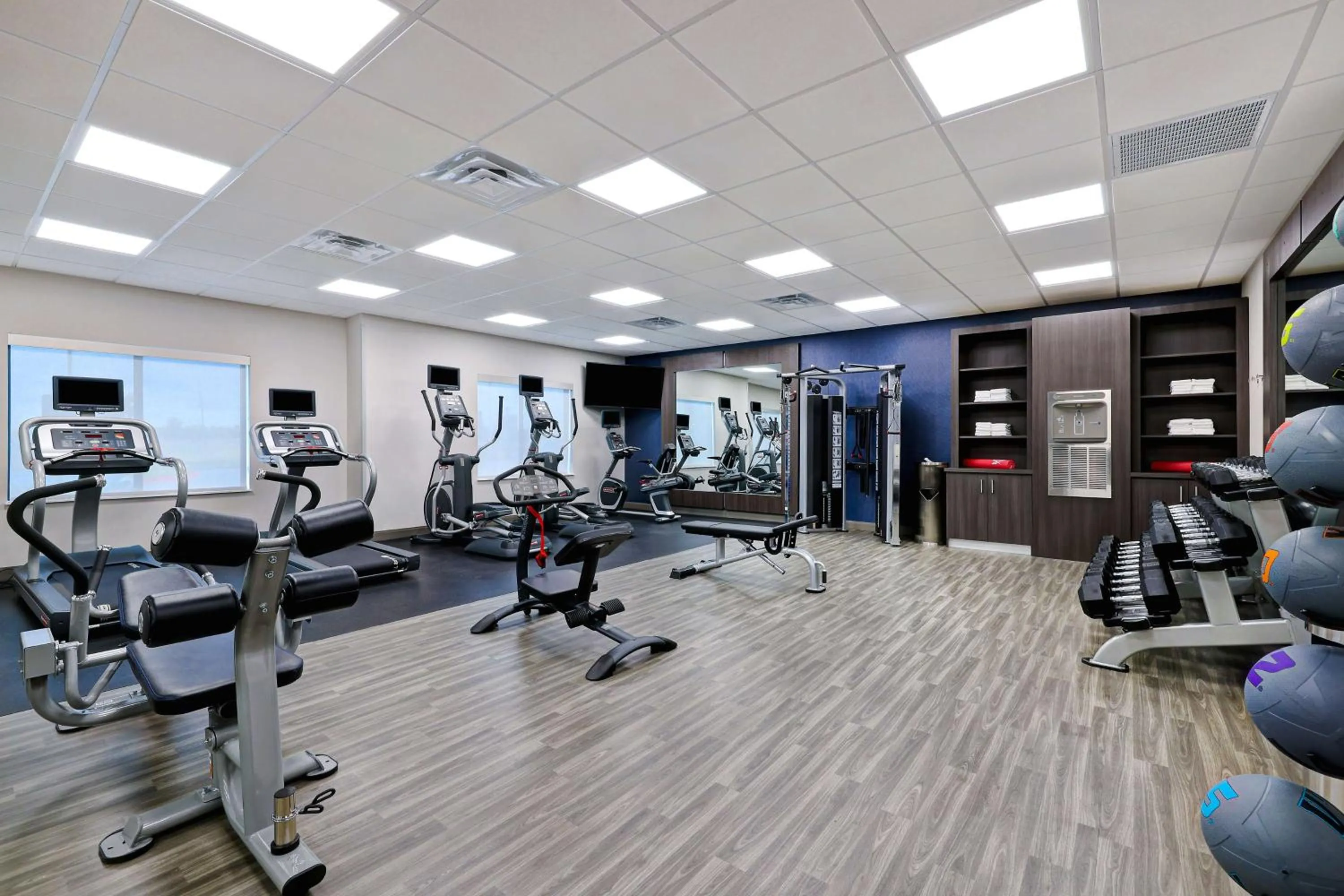 Fitness centre/facilities in Hampton Inn & Suites Houston East Beltway 8, Tx